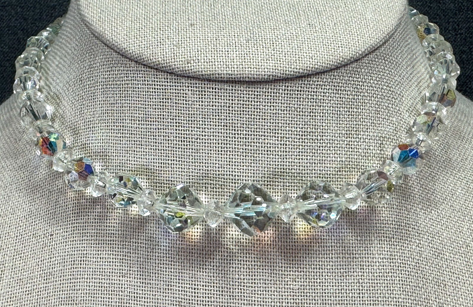 Vintage clear crystals choker necklace. Silver-toned filigree clasp.: Vintage clear crystals choker necklace. Silver-toned filigree clasp.. Unmarked. For measures please refer to the pictures taken with a measuring tape. Weight: 22 Grams. IN HOUSE FLAT SHIPPING & HANDLI