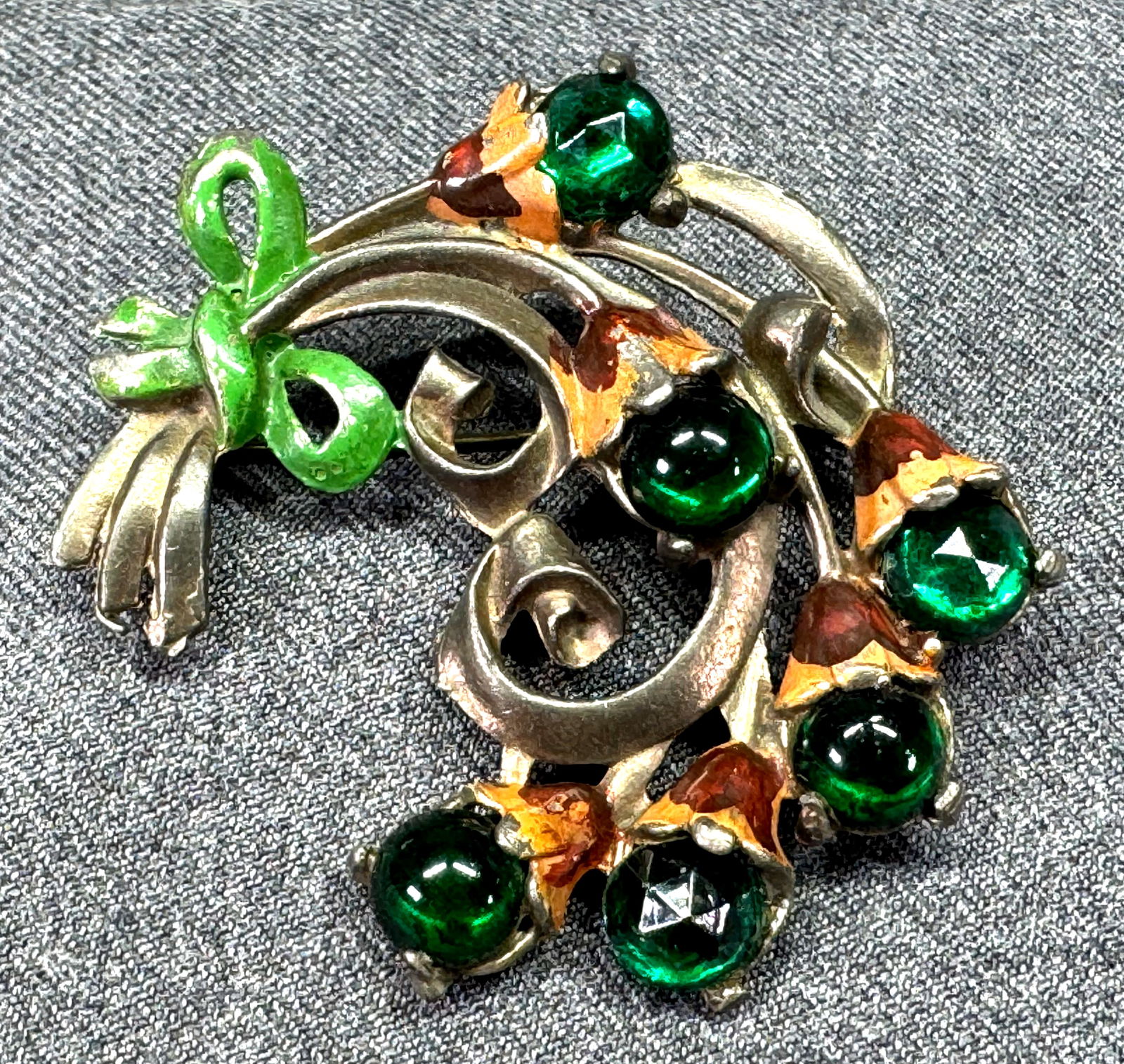 Antique green glass cabs enamel pot metal flowers bouquet brooch pin: IN HOUSE FLAT SHIPPING & HANDLING COST WITHIN ALL THE U.S. : 7 To bypass LiveShipping, and use our In-House shipping service for 7 or shipping combined for multiple lots, please select “Arrange Your