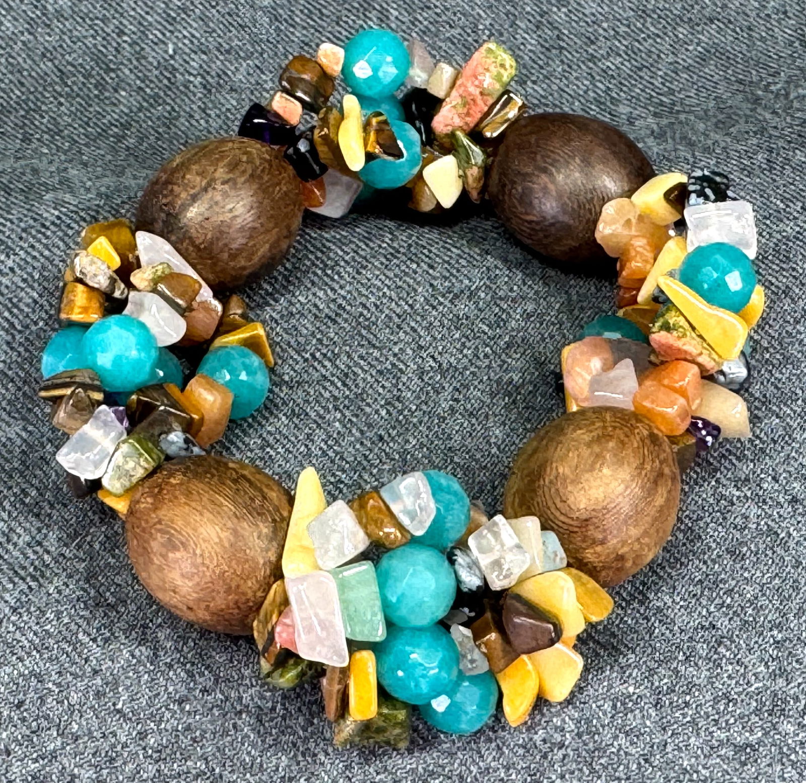 Vintage wood and multi stones beads stretch bracelet: IN HOUSE FLAT SHIPPING & HANDLING COST WITHIN ALL THE U.S. : 7 To bypass LiveShipping, and use our In-House shipping service for 7 or shipping combined for multiple lots, please select “Arrange Your