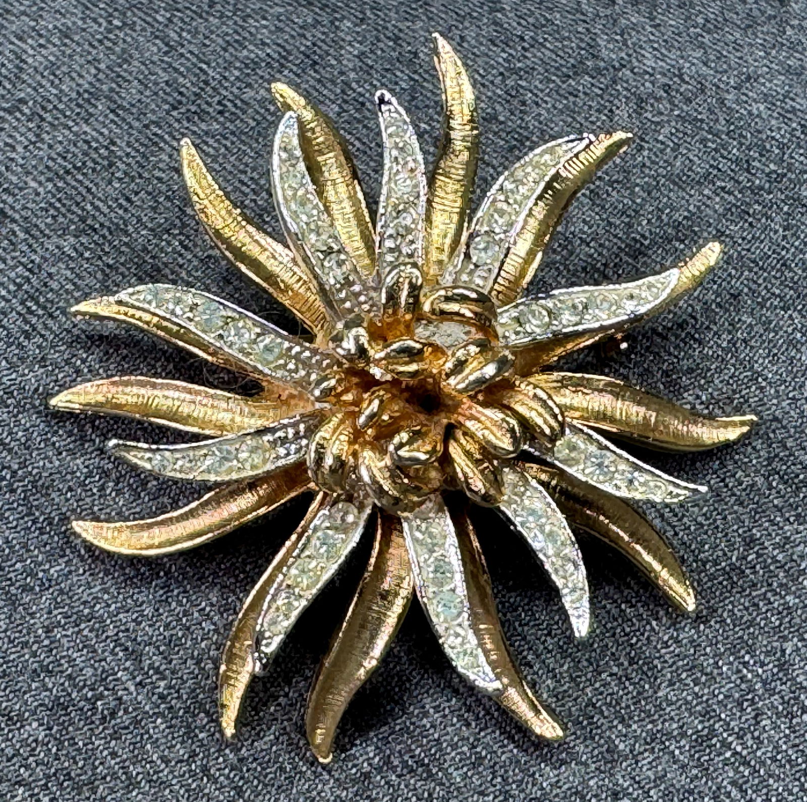 Vintage Coro clear rhinestones silver-gold-toned flower brooch pin *B: Vintage Coro clear rhinestones silver-gold-toned flower brooch pin. Marked. For measures please refer to the pictures taken with a measuring tape. Weight: 32 Grams. IN HOUSE FLAT SHIPPING & HANDLING C