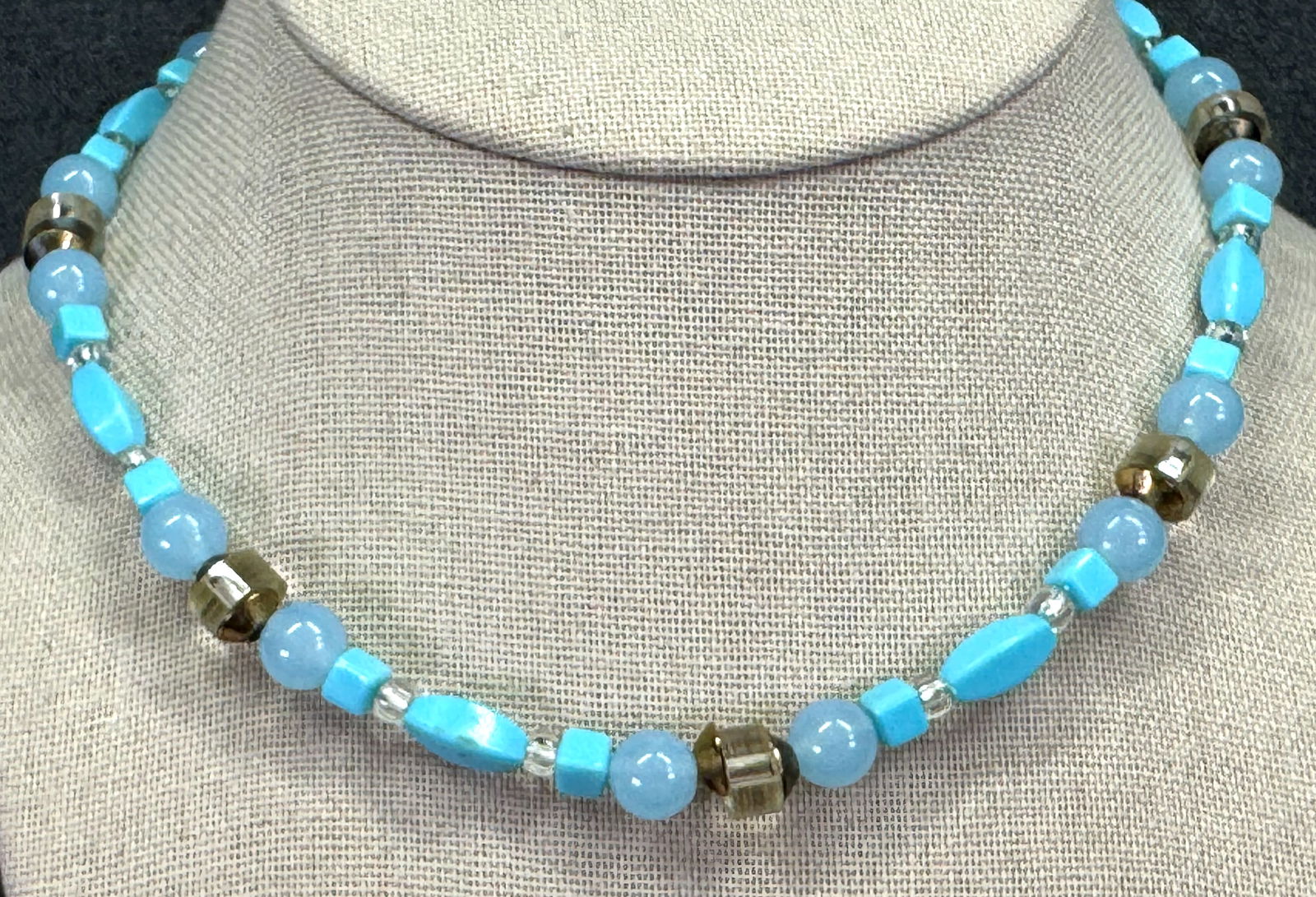 Vintage Sky blue & clear plastic collar necklace. #B (1 of 5)
