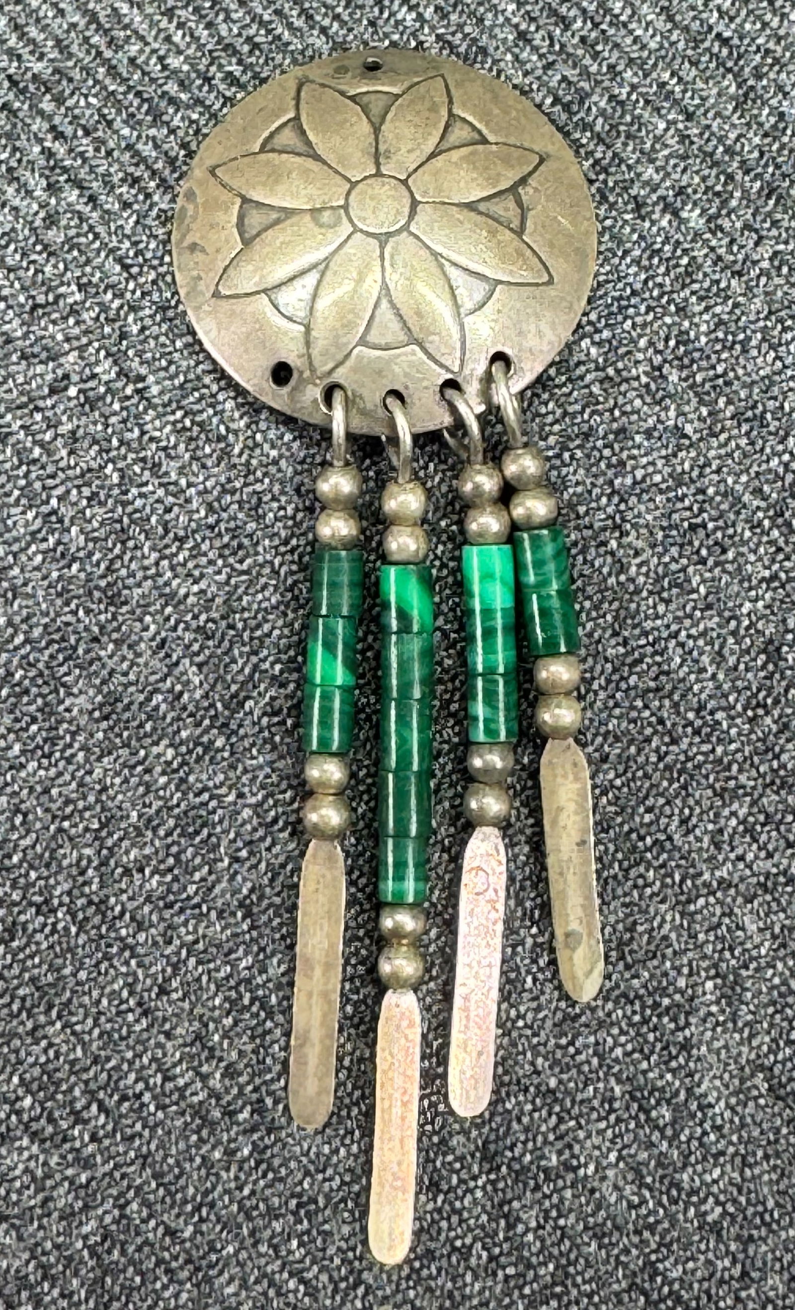 Vintage Navajo TK Emerson Sterling Silver Malachite Beaded Dangling Pendant #B: Vintage Navajo TK Emerson Sterling Silver Malachite Beaded Dangling Pendant. Marked TK Sterling. For measures please refer to the pictures taken with a measuring tape. Weight: 2.42 Grams. IN HOUSE FLA