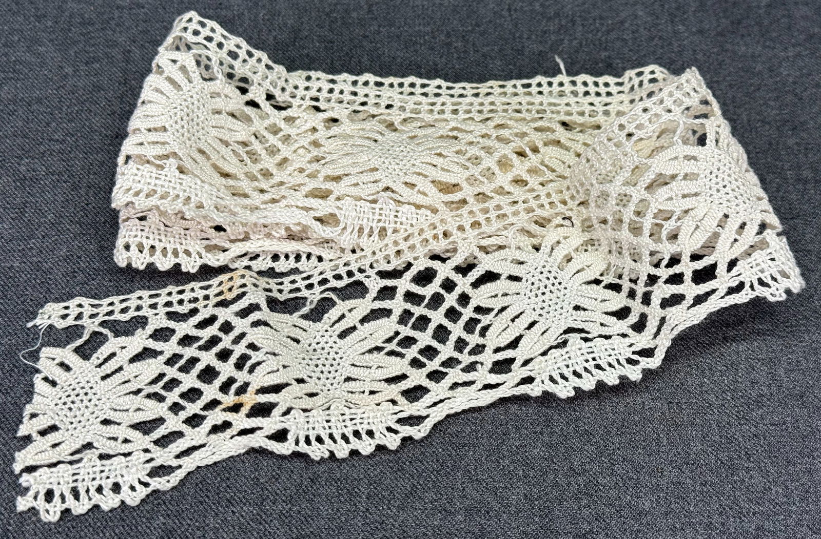 Vintage floral cluny lace trim. 25 inches *B: Vintage floral cluny lace trim. 25 inches in 2 pieces of 8 & 17 inches each. For measures please refer to the pictures taken with a measuring tape. Weight: 10 Grams. IN HOUSE FLAT SHIPPING & HANDLING