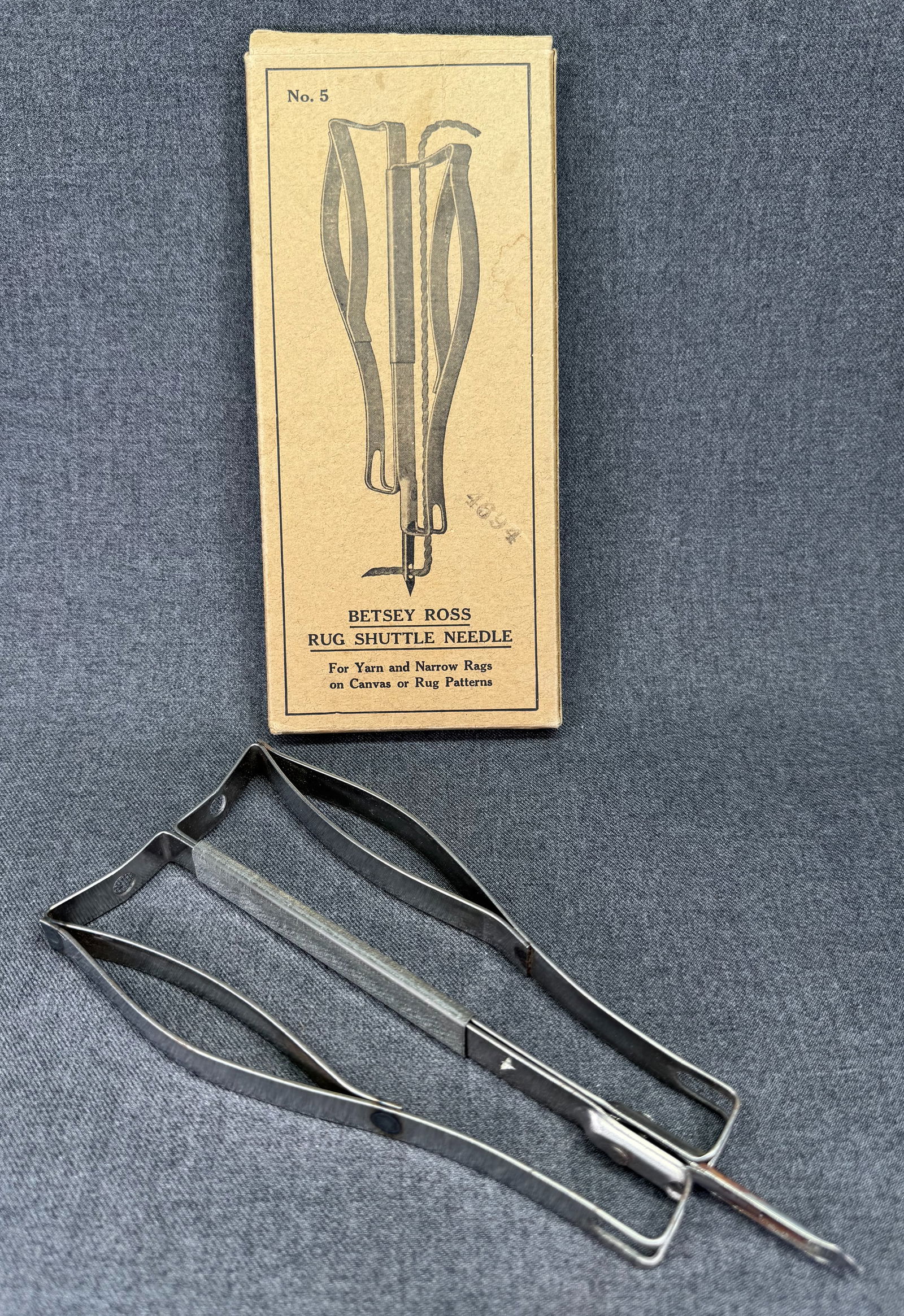 Vintage Betsy Ross Rug Shuttle Needle No. 5 in original package: Vintage Betsy Ross Rug Shuttle Needle No. 5 in original package For measures please refer to the pictures taken with a measuring tape. Weight: 135 Grams. IN HOUSE FLAT SHIPPING & HANDLING COST WITHIN