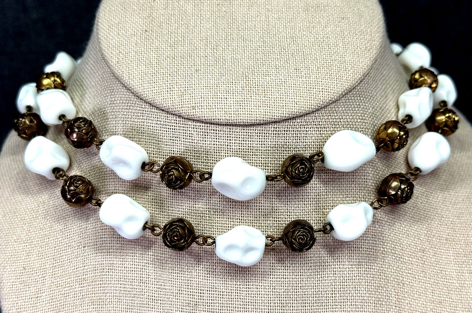 Vintage Miriam Haskell ? white glass nuggets flower gold-toned beaded choker necklace. *a (1 of 8)