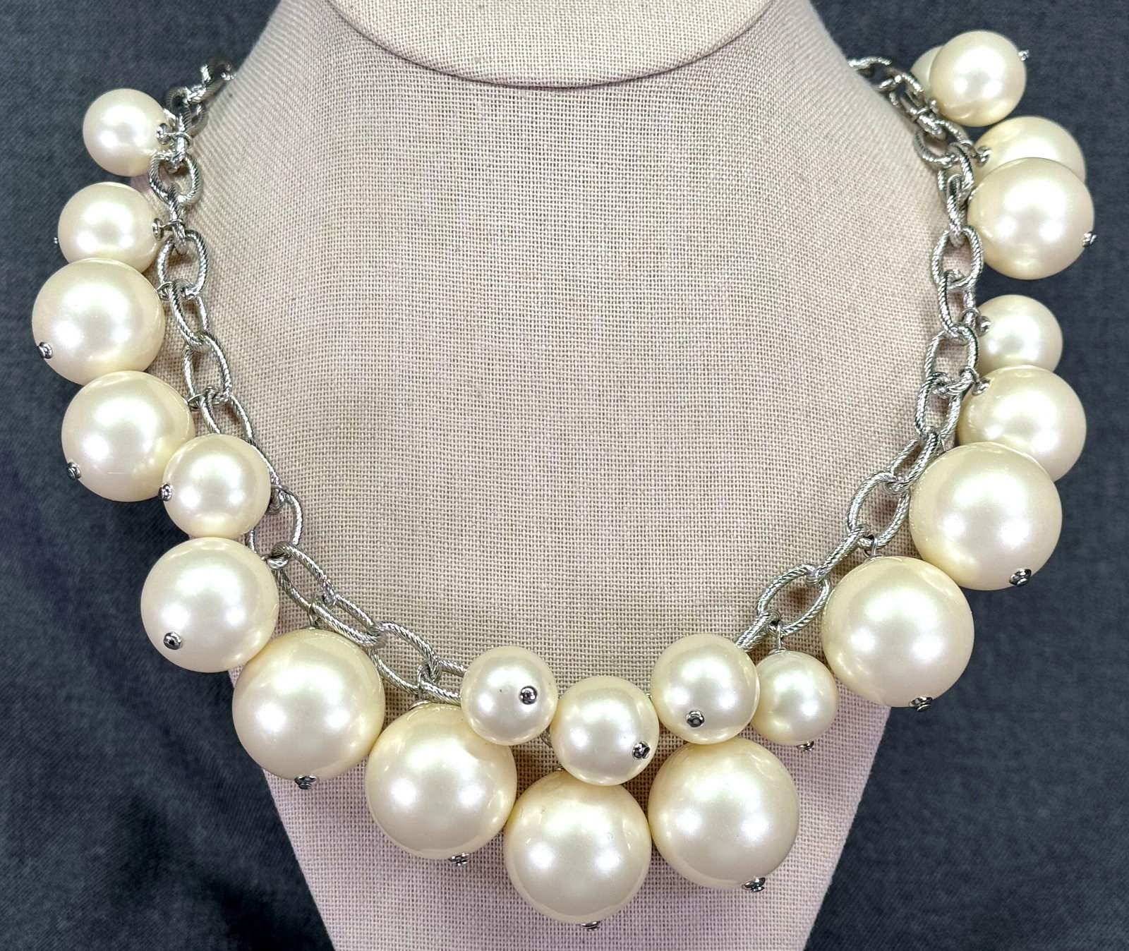 Talbots pearly cluster dangles silver-toned chain statement necklace u: IN HOUSE FLAT SHIPPING & HANDLING COST WITHIN ALL THE U.S. : $8 To bypass LiveShipping, and use our In-House shipping service for $8 or shipping combined for multiple lots, please select “Arrange Yo