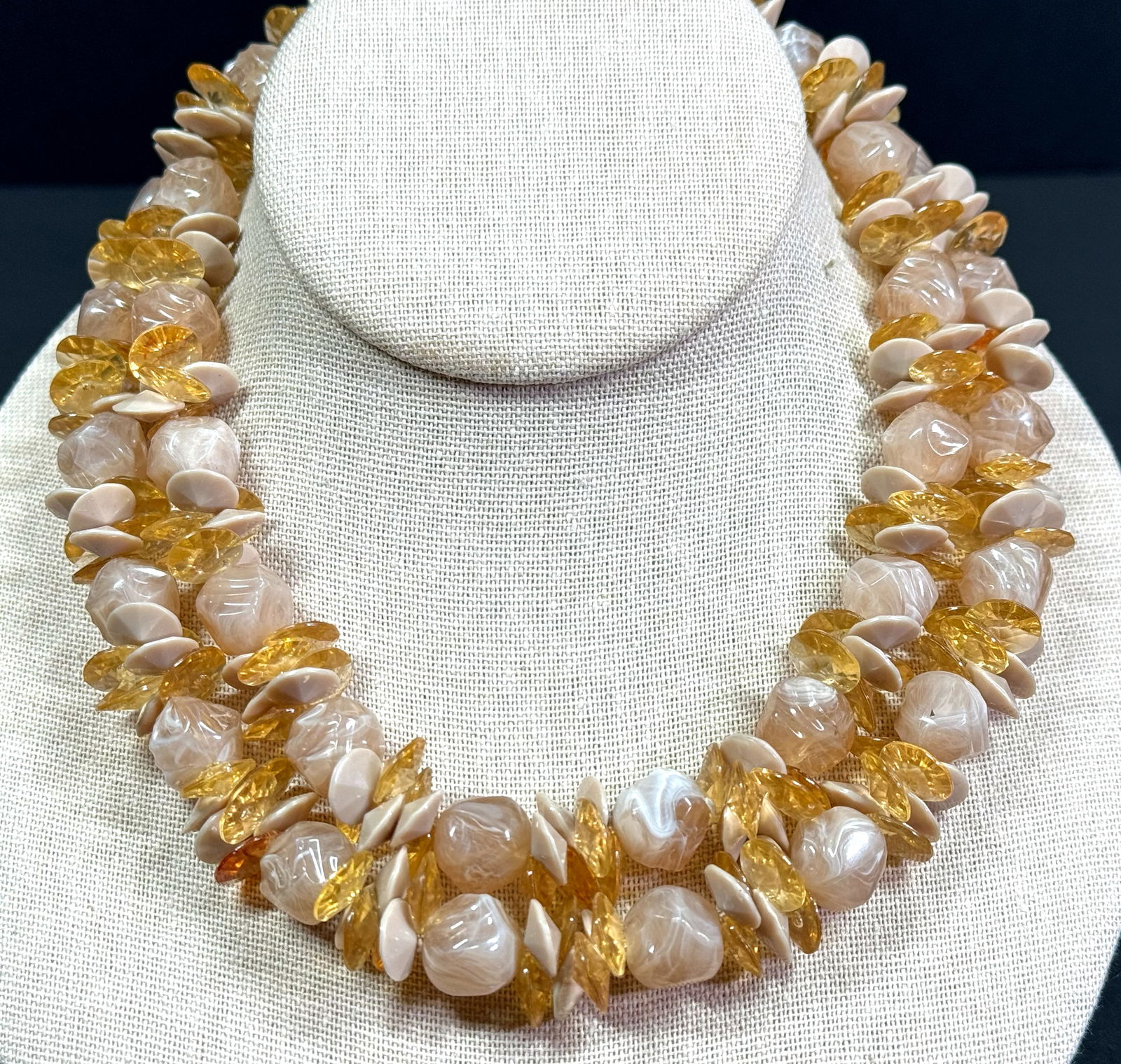 Vintage marbled beige & juicy plastic beads 2 strands necklace: IN HOUSE FLAT SHIPPING & HANDLING COST WITHIN ALL THE U.S. : $7 To bypass LiveShipping, and use our In-House shipping service for $7 or shipping combined for multiple lots, please select “Arrange Yo