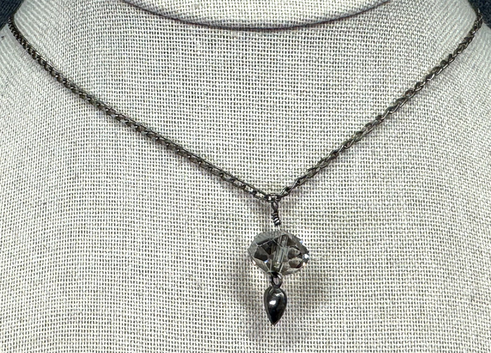 Vintage artsy sterling silver faceted crystal with heart dangle chain necklace: IN HOUSE FLAT SHIPPING & HANDLING COST WITHIN ALL THE U.S. : $7 To bypass LiveShipping, and use our In-House shipping service for $7 or shipping combined for multiple lots, please select “Arrange Yo