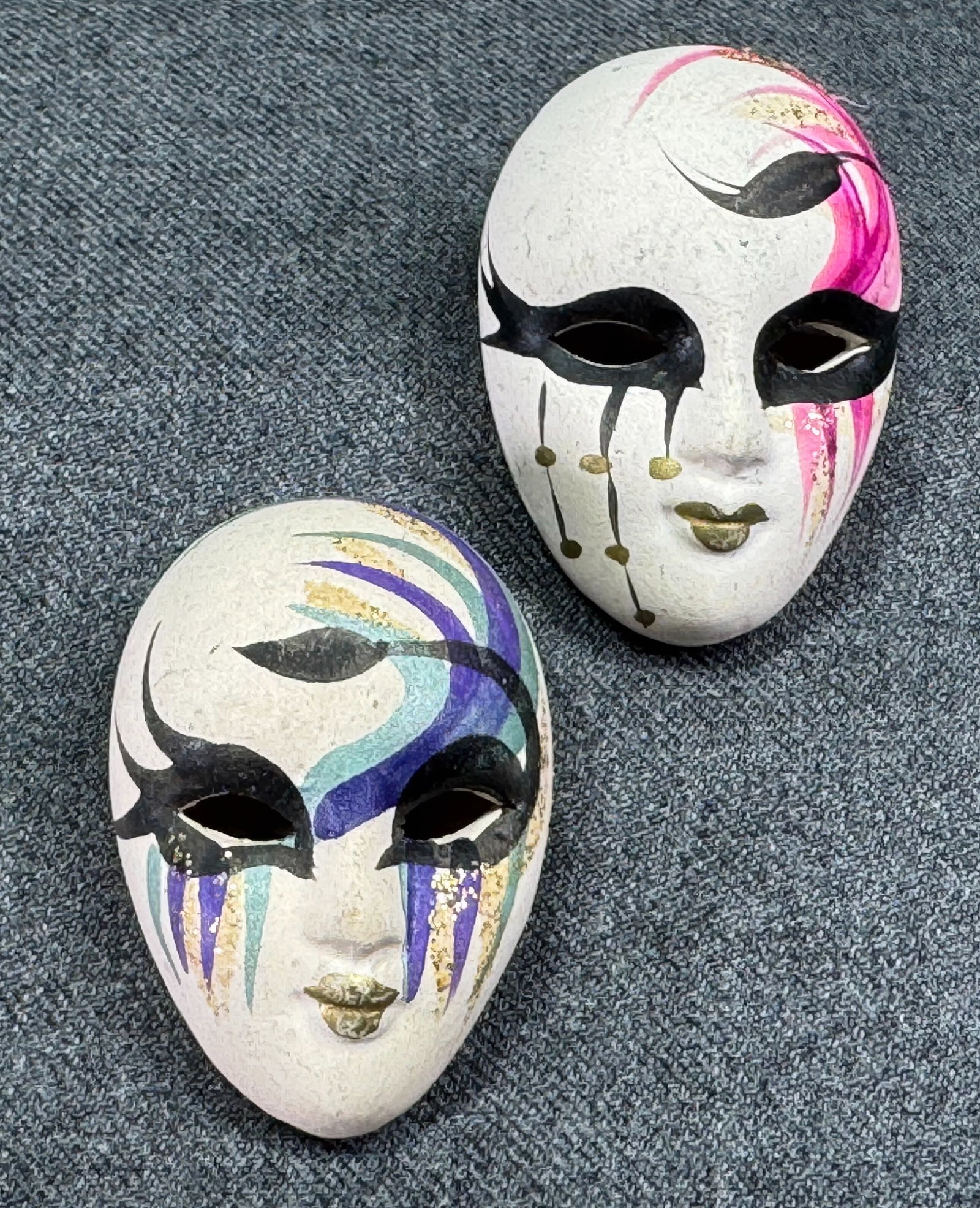 Vintage assorted hand painted pottery Mardi Gras mask pin brooches. Lot of 2: IN HOUSE FLAT SHIPPING & HANDLING COST WITHIN ALL THE U.S. : $7 To bypass LiveShipping, and use our In-House shipping service for $7 or shipping combined for multiple lots, please select “Arrange Yo