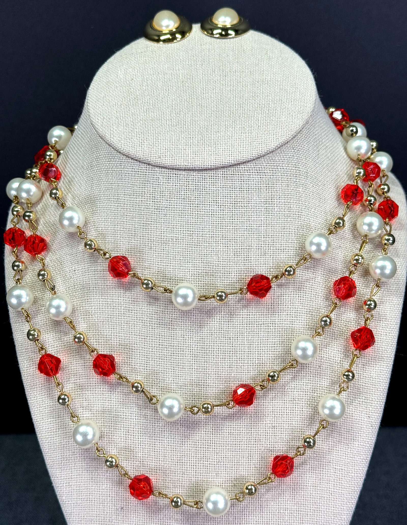 Vintage flapper style faceted red plastic, pearly and goldtone beaded necklace & stud earrings: IN HOUSE FLAT SHIPPING & HANDLING COST WITHIN ALL THE U.S. : $7 To bypass LiveShipping, and use our In-House shipping service for $7 or shipping combined for multiple lots, please select “Arrange Yo