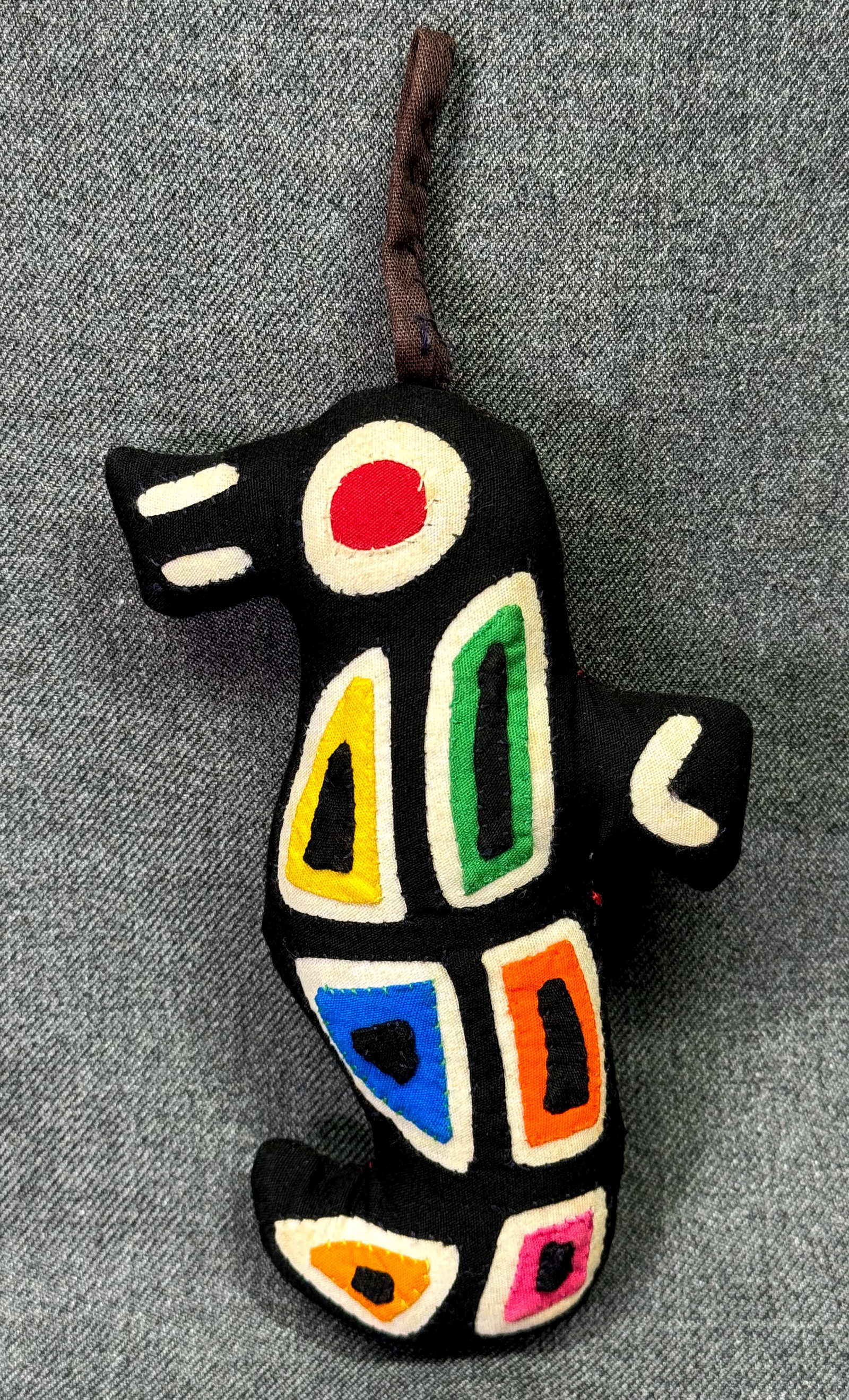 Vintage Mola Art Kuna Panama seahorse ornament: IN HOUSE FLAT SHIPPING & HANDLING COST WITHIN ALL THE U.S. : $7 To bypass LiveShipping, and use our In-House shipping service for $7 or shipping combined for multiple lots, please select “Arrange Yo