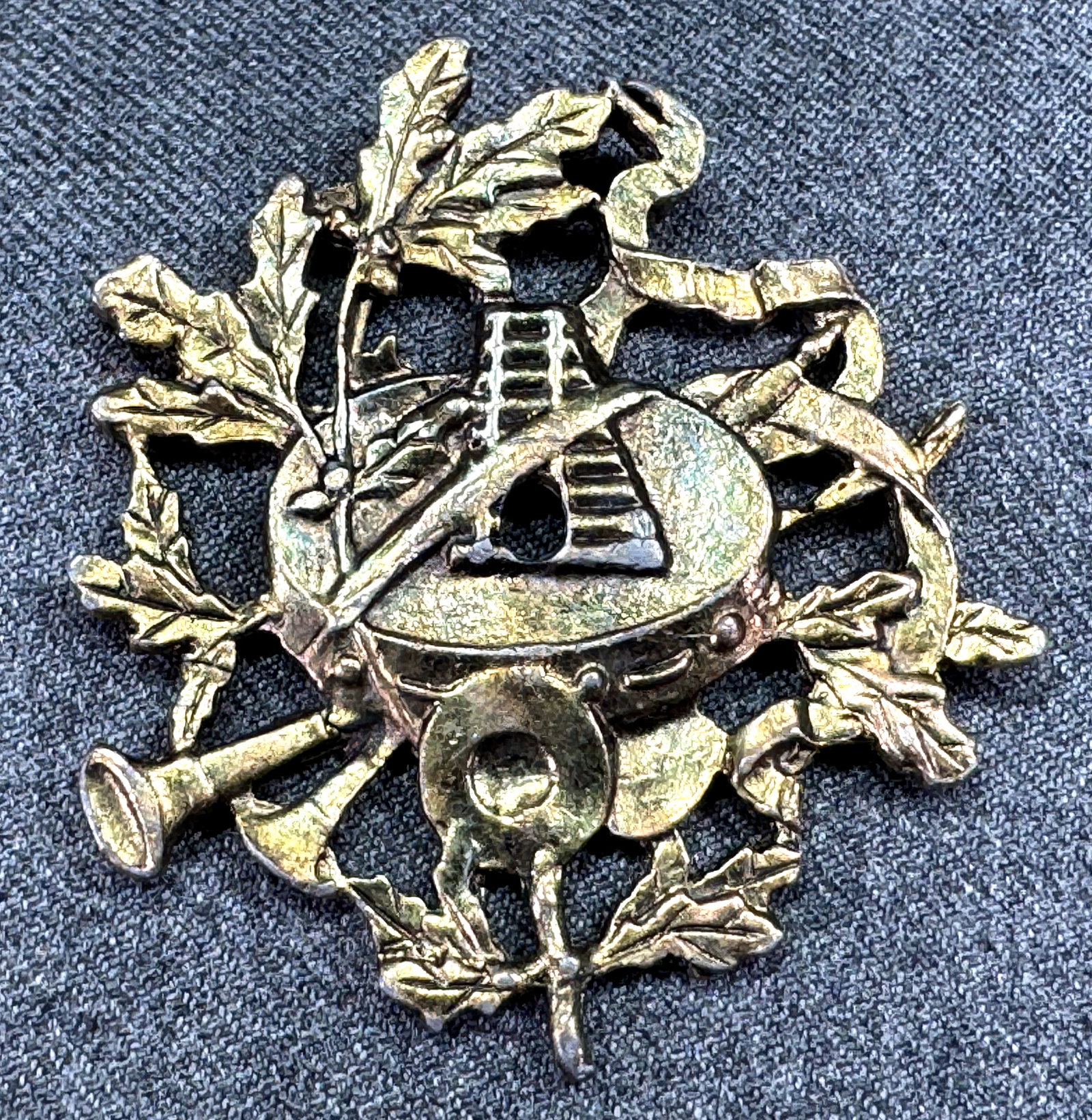 James Papalia Original Ornate Goldtone Horns Instruments 1964 Hook Hanger Piece: IN HOUSE FLAT SHIPPING & HANDLING COST WITHIN ALL THE U.S. : $7 To bypass LiveShipping, and use our In-House shipping service for $7 or shipping combined for multiple lots, please select “Arrange Yo