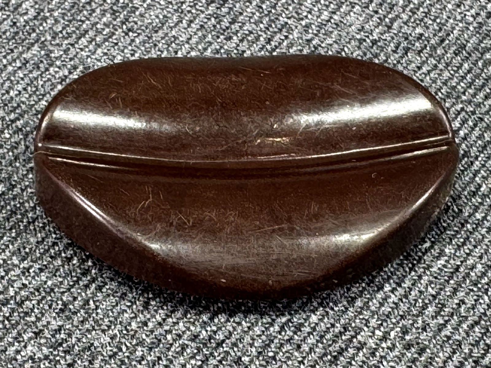 Vintage coffee bean shaped brown bakelite button (1 of 4)