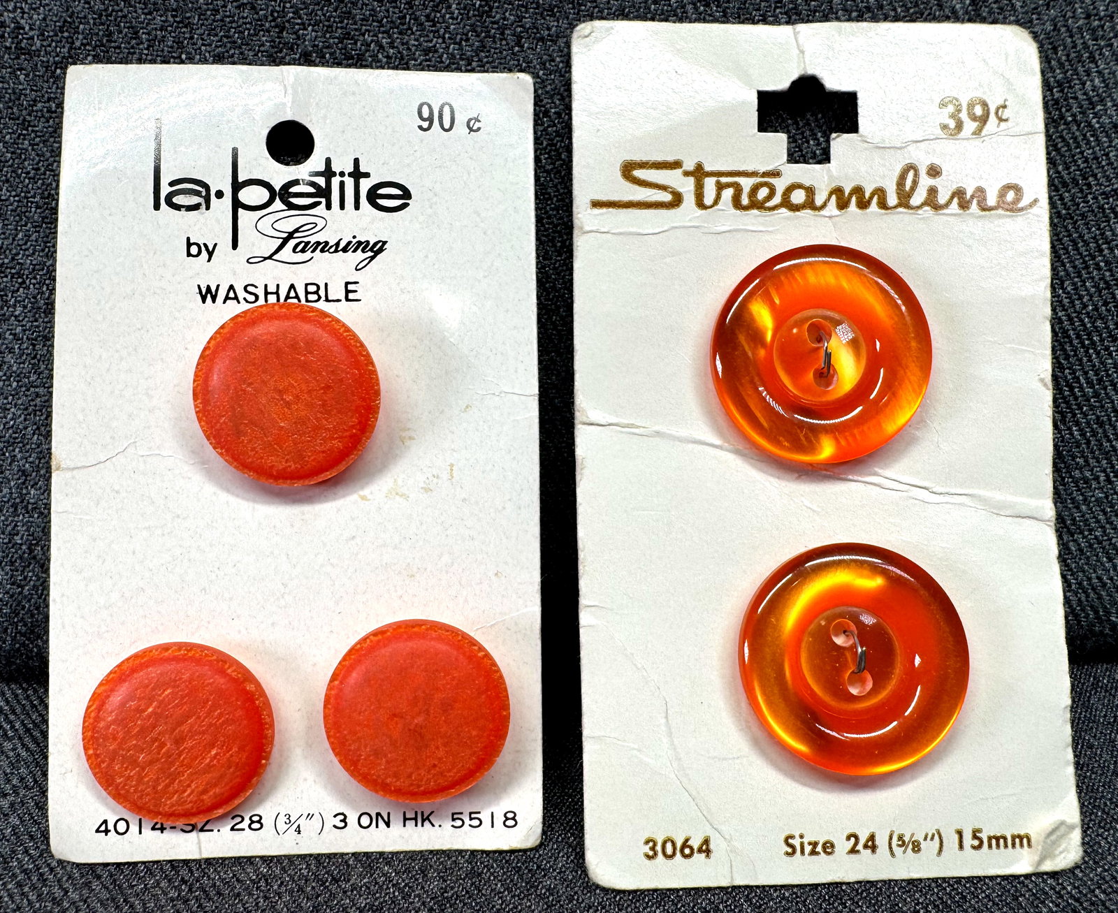 Vintage orange assorted plastic buttons. Lot of 5. Unused in card. #a: Vintage orange assorted plastic buttons. Lot of 5. Unused in card. Unmarked . For measures please refer to the pictures taken with a measuring tape. Weight:9 Grams IN HOUSE FLAT SHIPPING & HANDLING CO