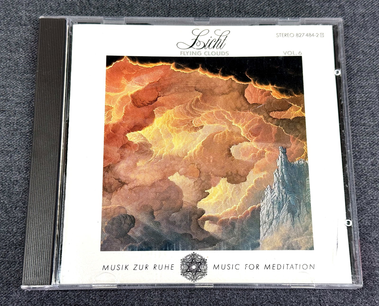 1985 Jean-Michel Jarre – Licht - Flying Clouds CD: 1985 Jean-Michel Jarre – Licht - Flying Clouds CD. Made in Western Germany. For measures please refer to the pictures taken with a measuring tape. IN HOUSE FLAT SHIPPING & HANDLING COST WITHIN ALL T
