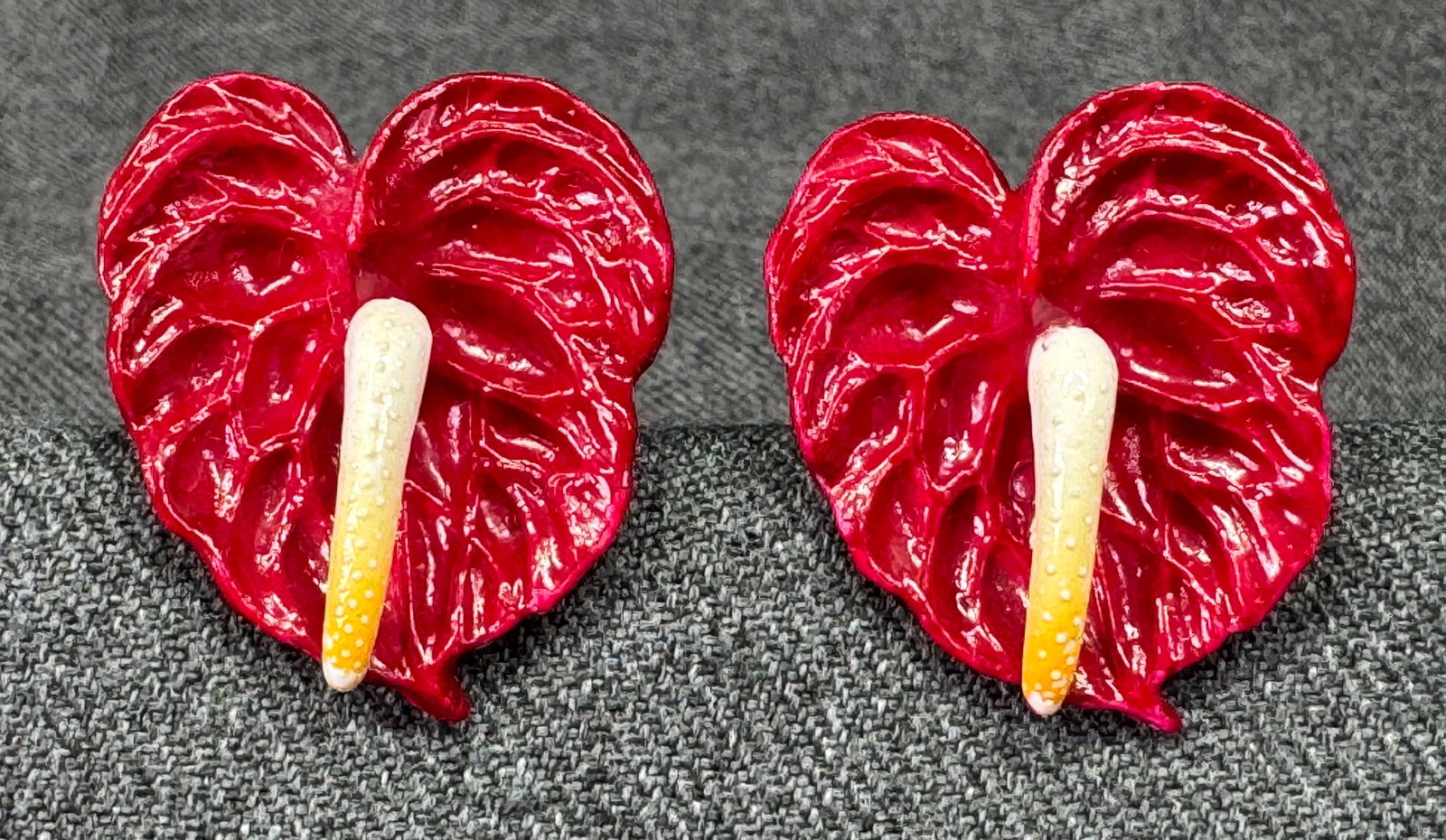 Vintage West Germany Anthurium Flower Celluloid Stud Earrings *c: Vintage West Germany Anthurium Flower Celluloid Stud Earrings. Marked. For measures please refer to the pictures taken with a measuring tape. Weight: 2 Grams. IN HOUSE FLAT SHIPPING & HANDLING COST WI
