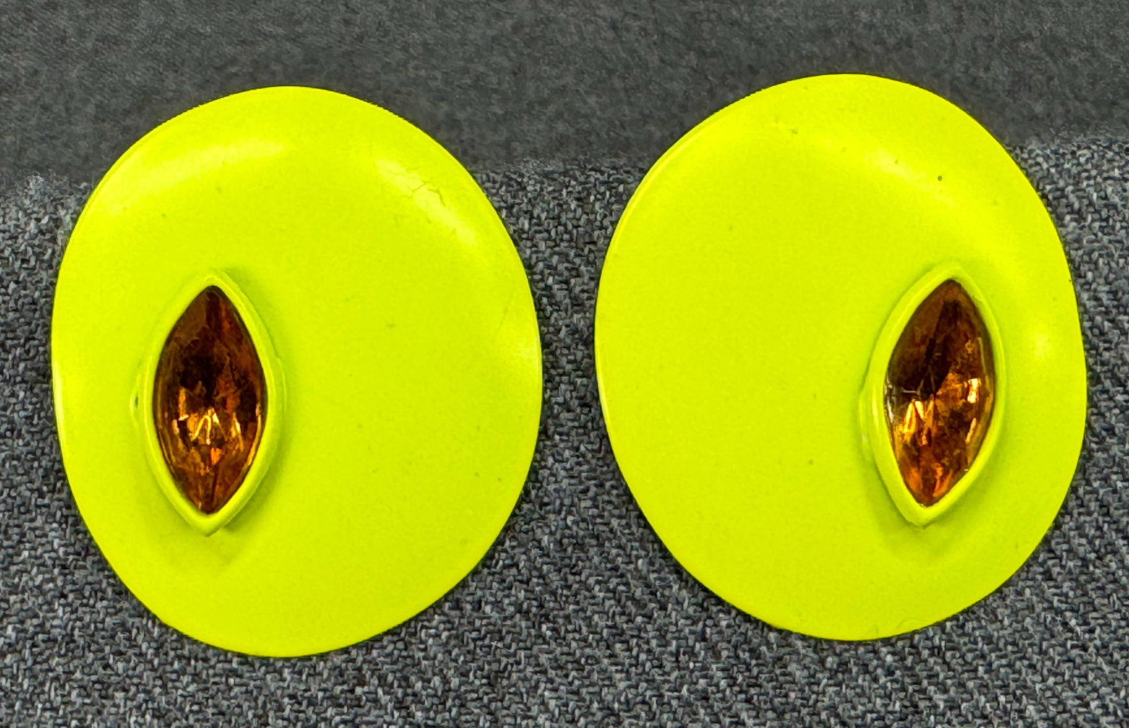 Vintage artisan neon yellow crystal enamel metal stud earrings *c: Vintage artisan neon yellow crystal enamel metal stud earrings Unmarked. For measures please refer to the pictures taken with a measuring tape. Weight: 10 Grams. IN HOUSE FLAT SHIPPING & HANDLING COST