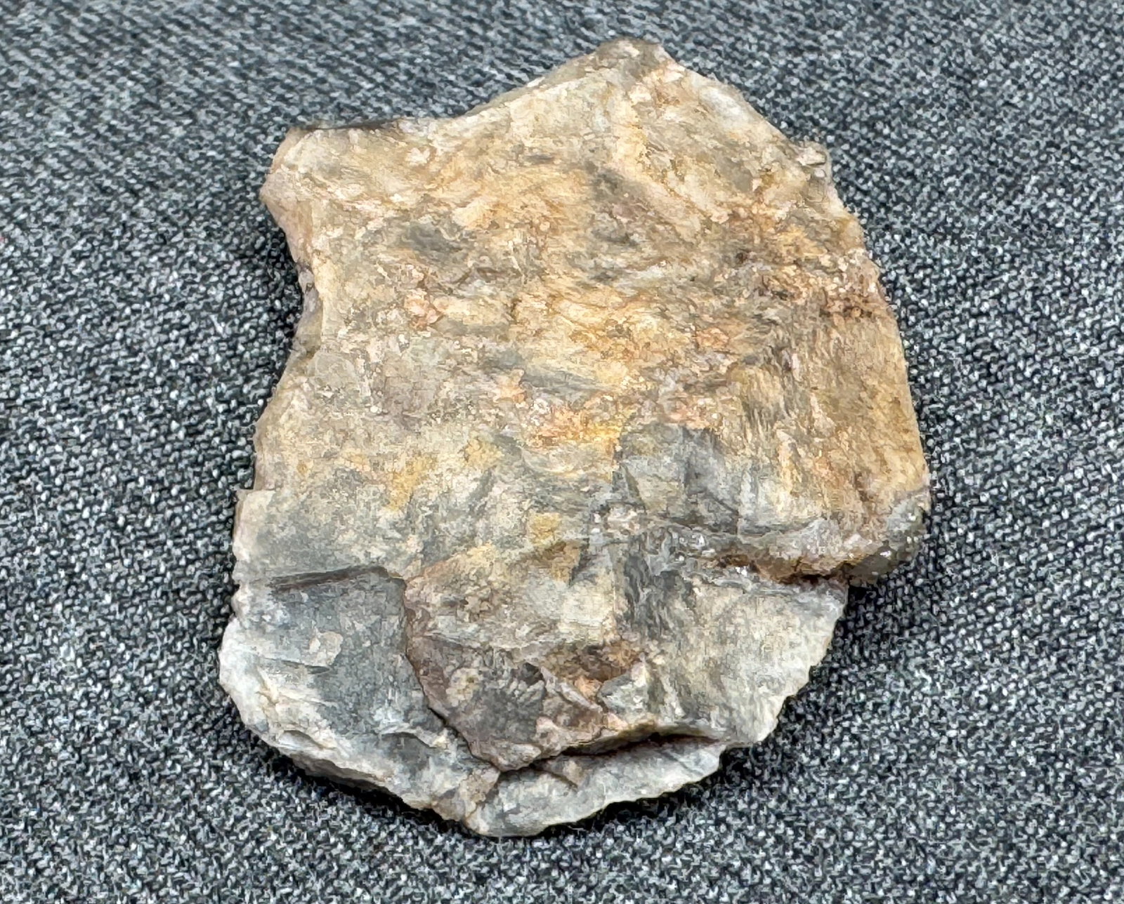 South American Patagonia Argentina Neolithic Stone Scraper. *c: South American Patagonia Argentina Neolithic Stone Scraper. For measures please refer to the pictures taken with a measuring tape. Weight: 9 Grams. IN HOUSE FLAT SHIPPING & HANDLING COST WITHIN ALL TH