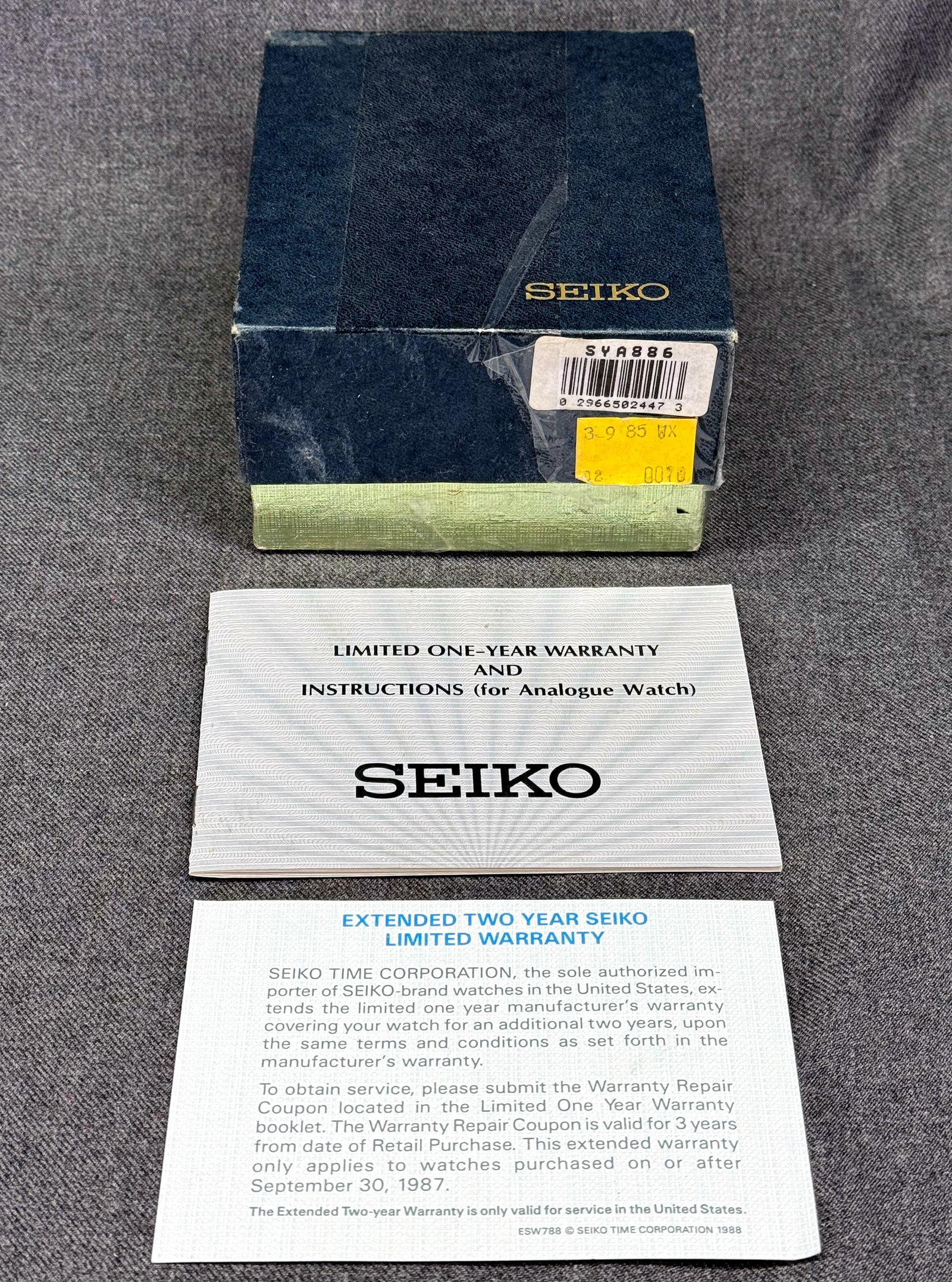 1980/90s Seiko watch box and documentation set model SVA886. Empty. *c: 1980/90s Seiko watch box and documentation set model SVA886. Empty.. For measures please refer to the pictures taken with a measuring tape. Weight: 45 Grams. IN HOUSE FLAT SHIPPING & HANDLING COST WIT