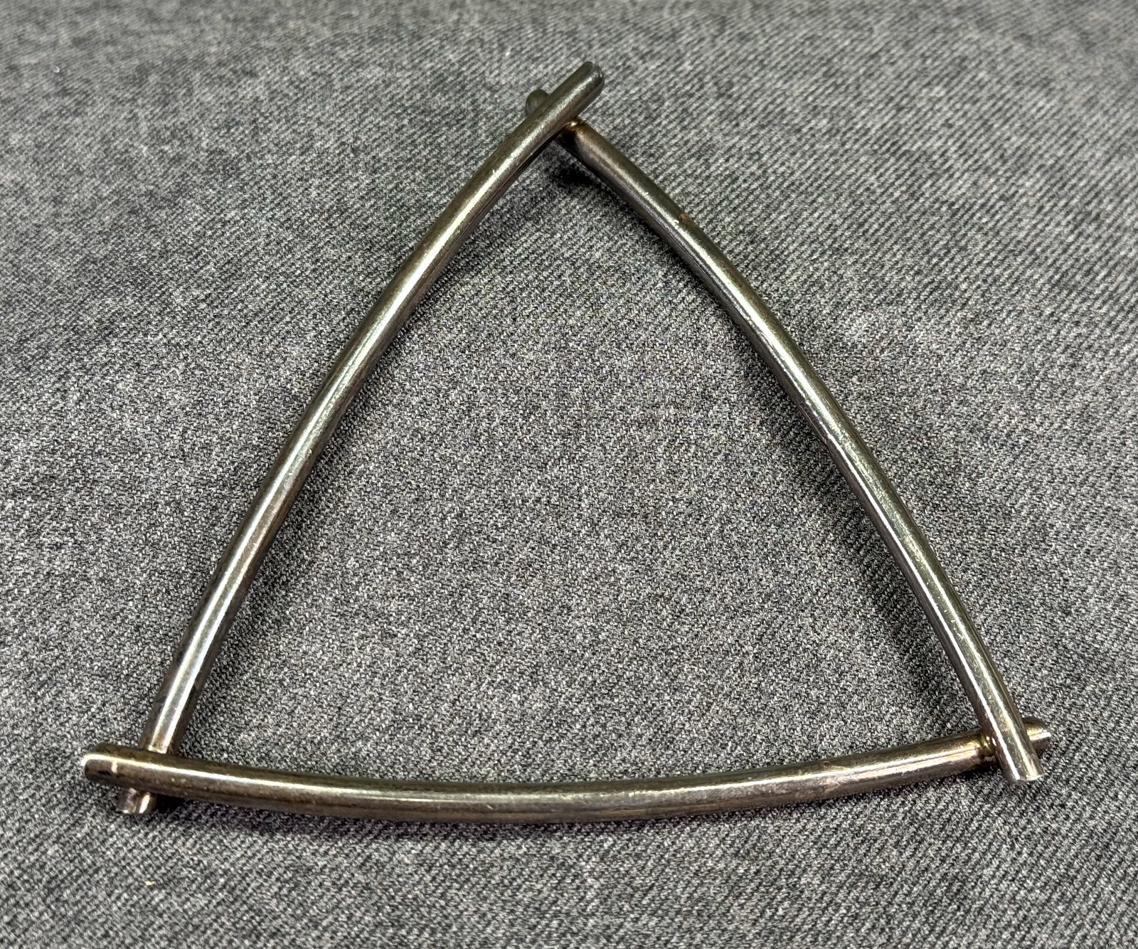 Vintage Susan Cummings sterling silver triangle bracelet bangle: IN HOUSE FLAT SHIPPING & HANDLING COST WITHIN ALL THE U.S. : 7 To bypass LiveShipping, and use our In-House shipping service for 7 or shipping combined for multiple lots, please select “Arrange Your