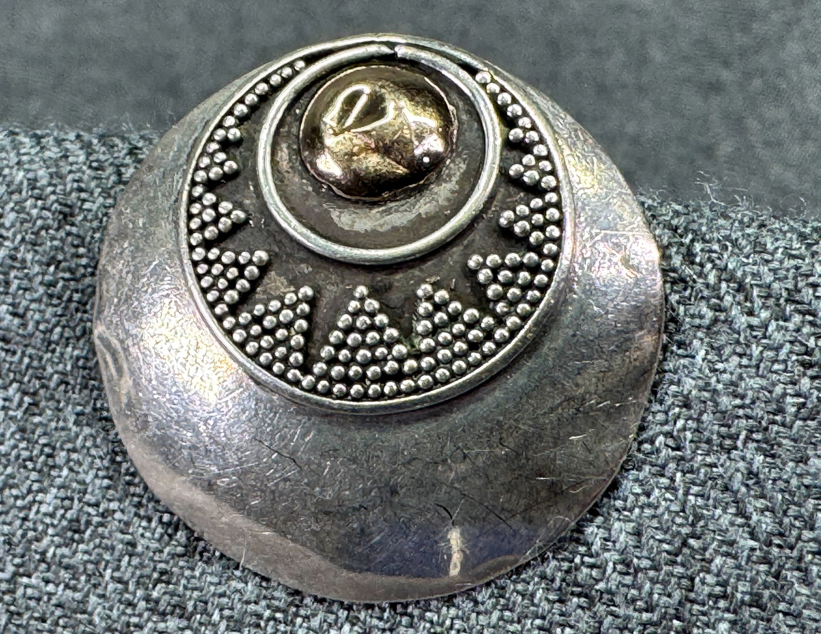 Vintage golden dot sterling silver single stud earring #B: Vintage golden dot sterling silver single stud earring. Marked 925. For measures please refer to the pictures taken with a measuring tape. Weight: 2.84 Grams. IN HOUSE FLAT SHIPPING & HANDLING COST WI