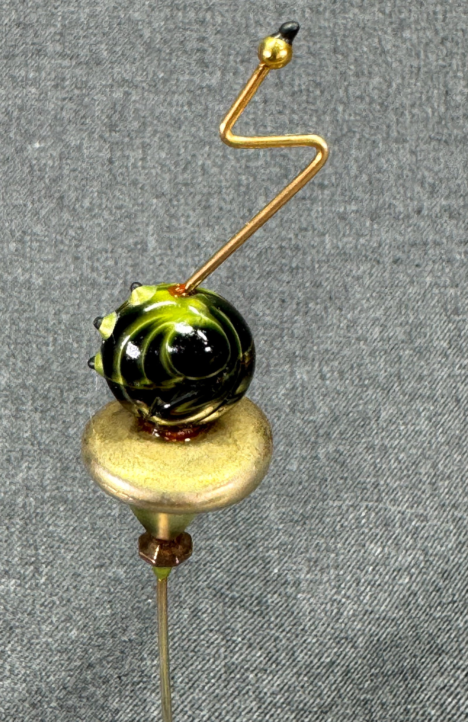 Vintage Memphis style glass & goldtoned metal stick hat pin (1 of 7)