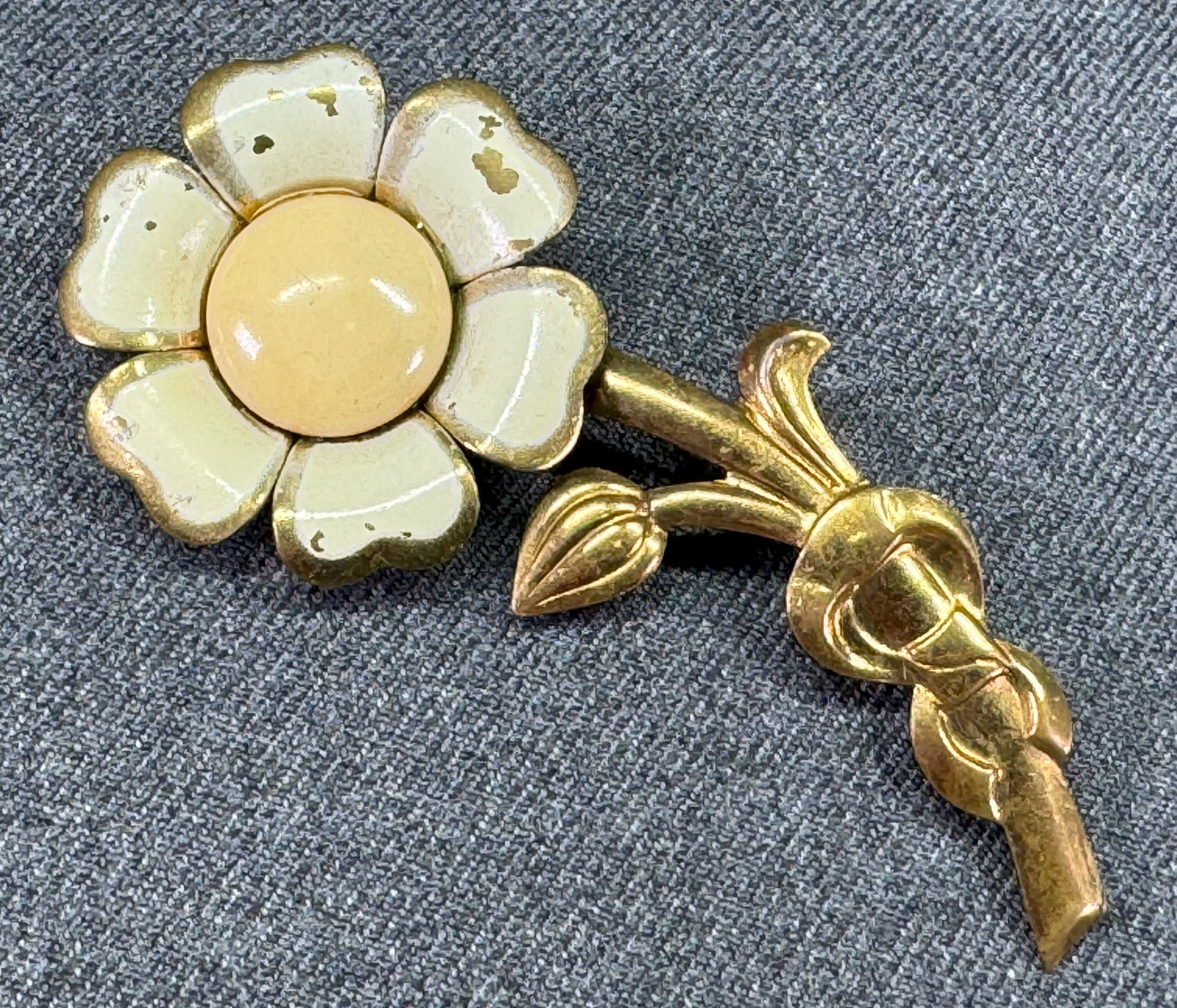 Vintage enamel goldtone metal flower brooch pin (1 of 8)