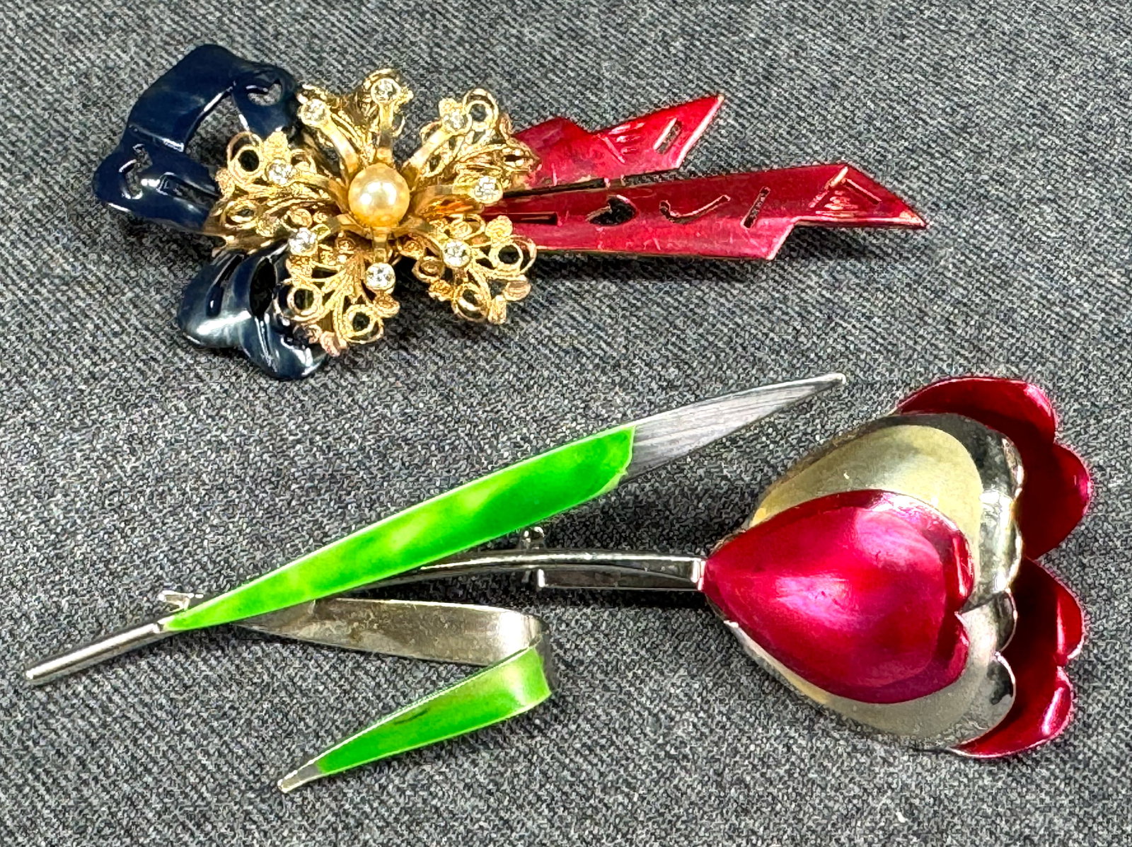 Vintage enamel silvertone tulip & jeweled enamel filigree goldtone flower with bow pin brooch: IN HOUSE FLAT SHIPPING & HANDLING COST WITHIN ALL THE U.S. : 7 To bypass LiveShipping, and use our In-House shipping service for 7 or shipping combined for multiple lots, please select “Arrange Your