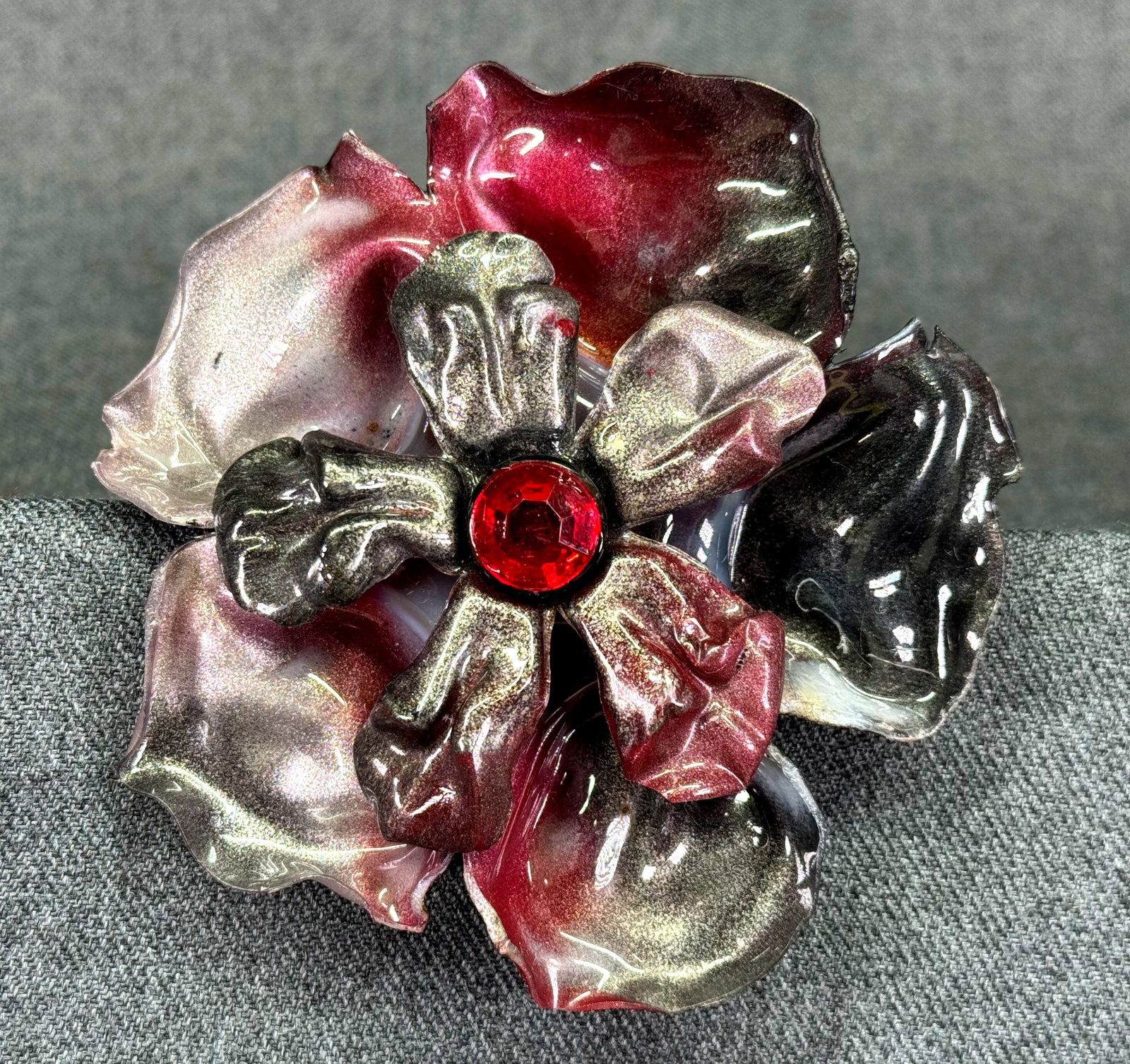 Vintage jeweled plastic large flower brooch pin (1 of 5)