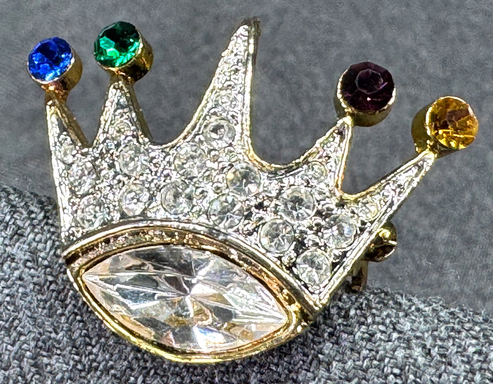 Vintage crystals gold-toned metal crown brooch pin *d (1 of 4)