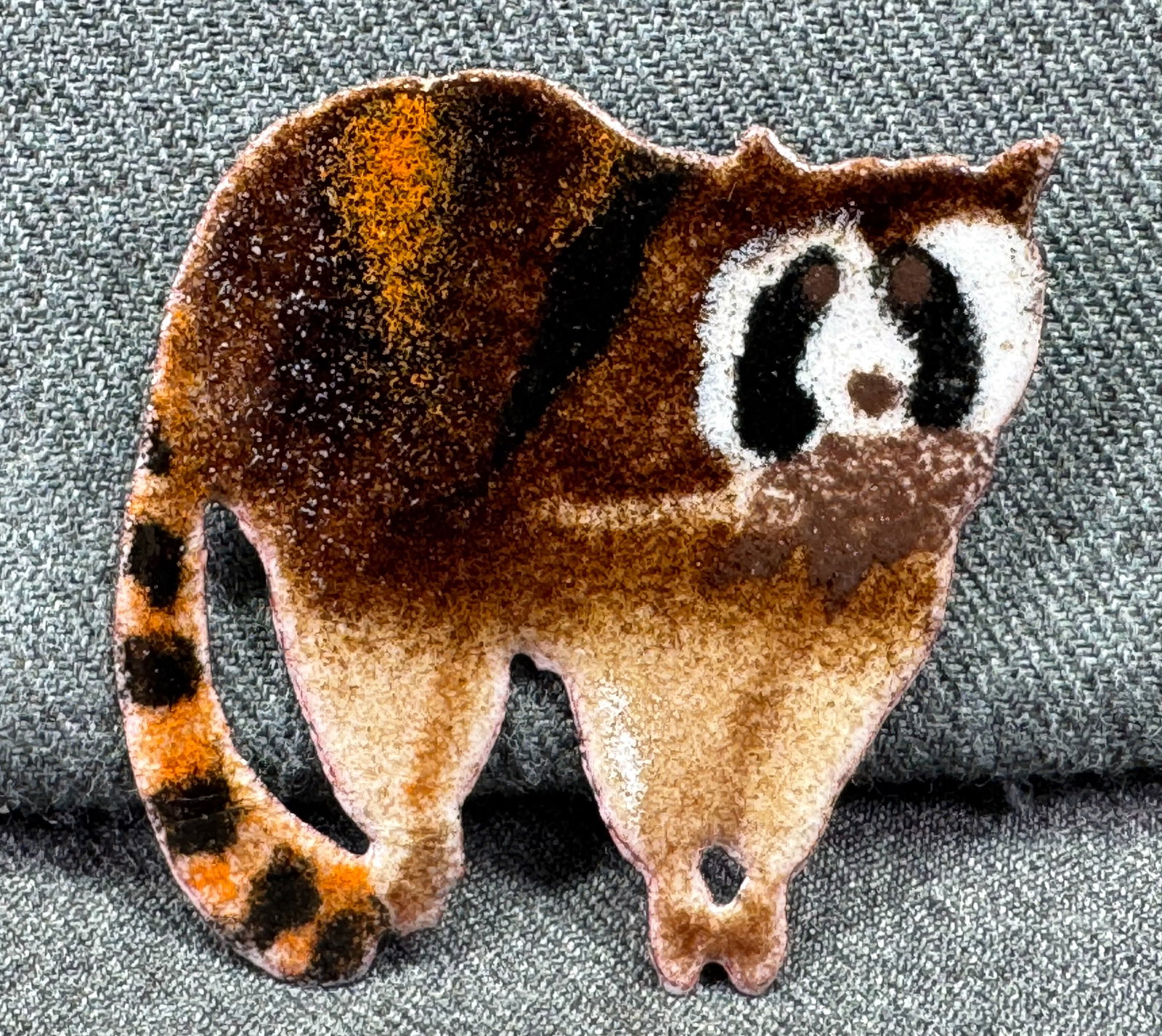 Vintage enamel metal racoon brooch pin. *d (1 of 4)