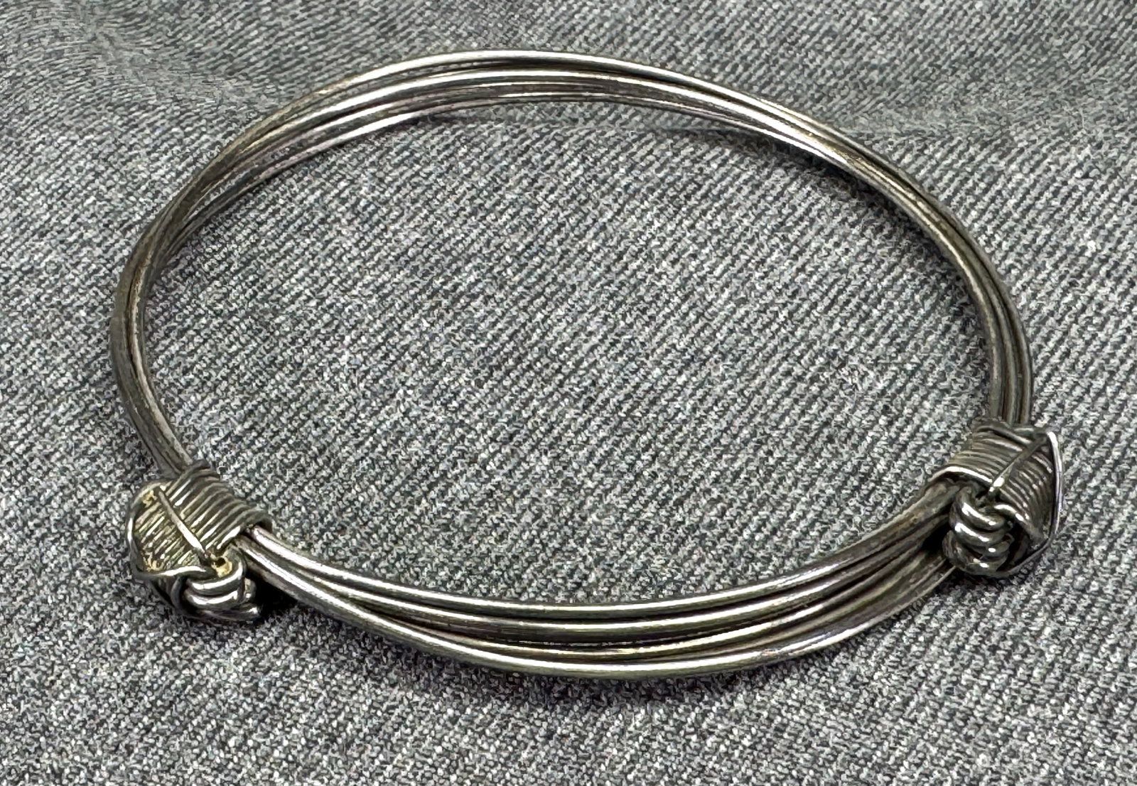 Vintage 70s sterling silver elephant hair style 2 knott sliding adjustable bracelet: IN HOUSE FLAT SHIPPING & HANDLING COST WITHIN ALL THE U.S. : $7 To bypass LiveShipping, and use our In-House shipping service for $7 or shipping combined for multiple lots, please select “Arrange Yo