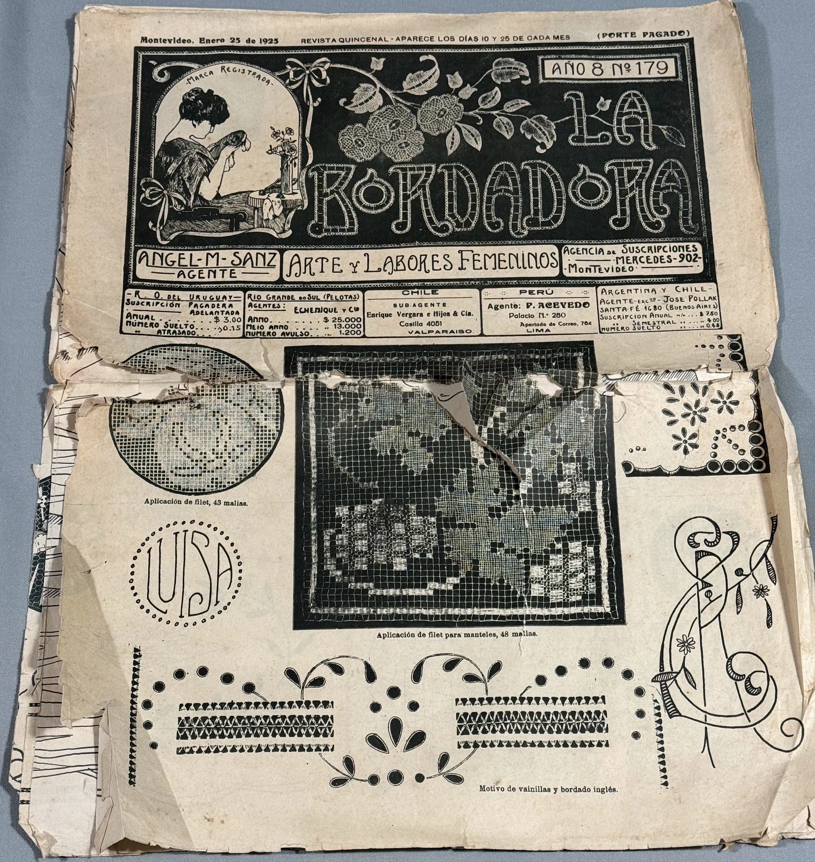 1923 "The embroiderer" embroidery and crafts patterns paper magazine. Original .: "La Bordadora," ("The embroiderer" in Spanish, dated January 25, 1923,embroidery and crafts patterns paper magazine. Original. One folded sheet, it measures 28x36 inches Unfolded. IN HOUSE FLAT SHIPPI