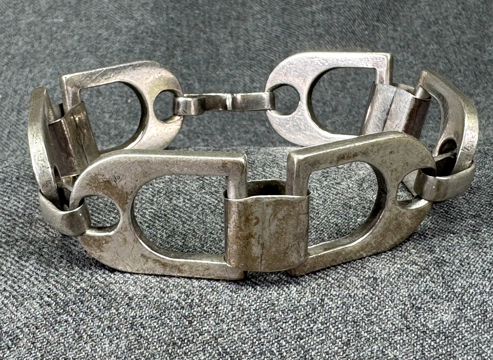 Vintage MCM marked LL 900 sterling silver bracelet *c: Vintage MCM marked LL 900 sterling silver bracelet. Marked LL Hallmark and 900 inside a rhombus. For measures please refer to the pictures taken with a measuring tape. Weight: 59.12 Grams. IN HOUSE FL