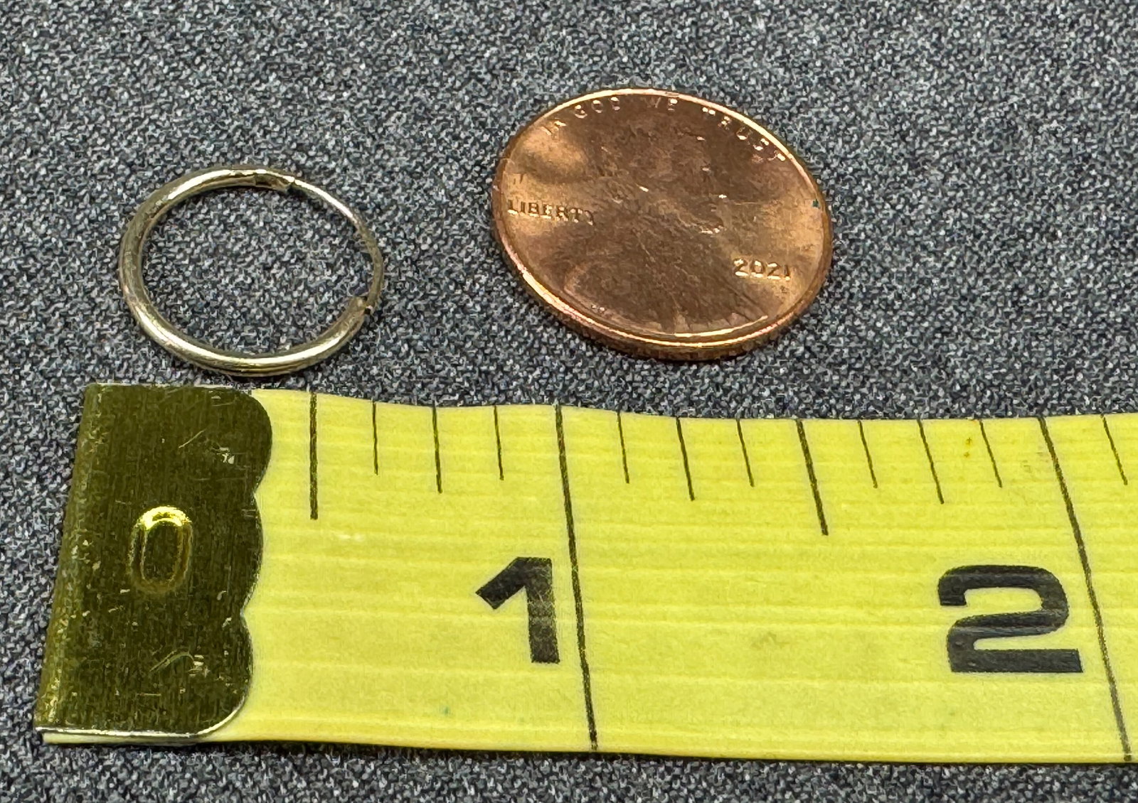 Vintage solid 10K solid yellow gold single hoop earring - 5