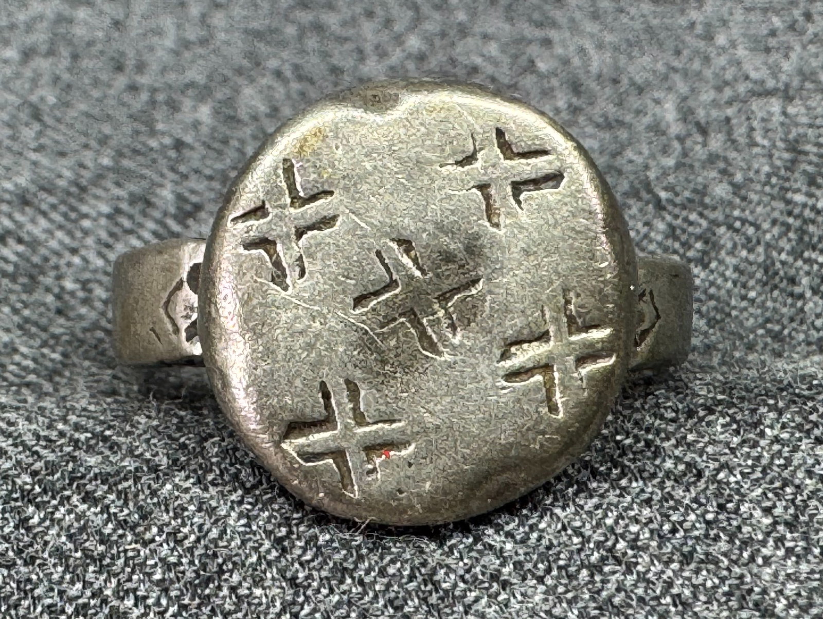 Vintage African Sahel Fulani 5 Crosses Tribal Silver Ring: Vintage African Sahel Fulani 5 Crosses Tribal Silver Ring. Unmarked. For measures please refer to the pictures taken with a measuring tape. Weight: 9.60 Grams. IN HOUSE FLAT SHIPPING & HANDLING COST W