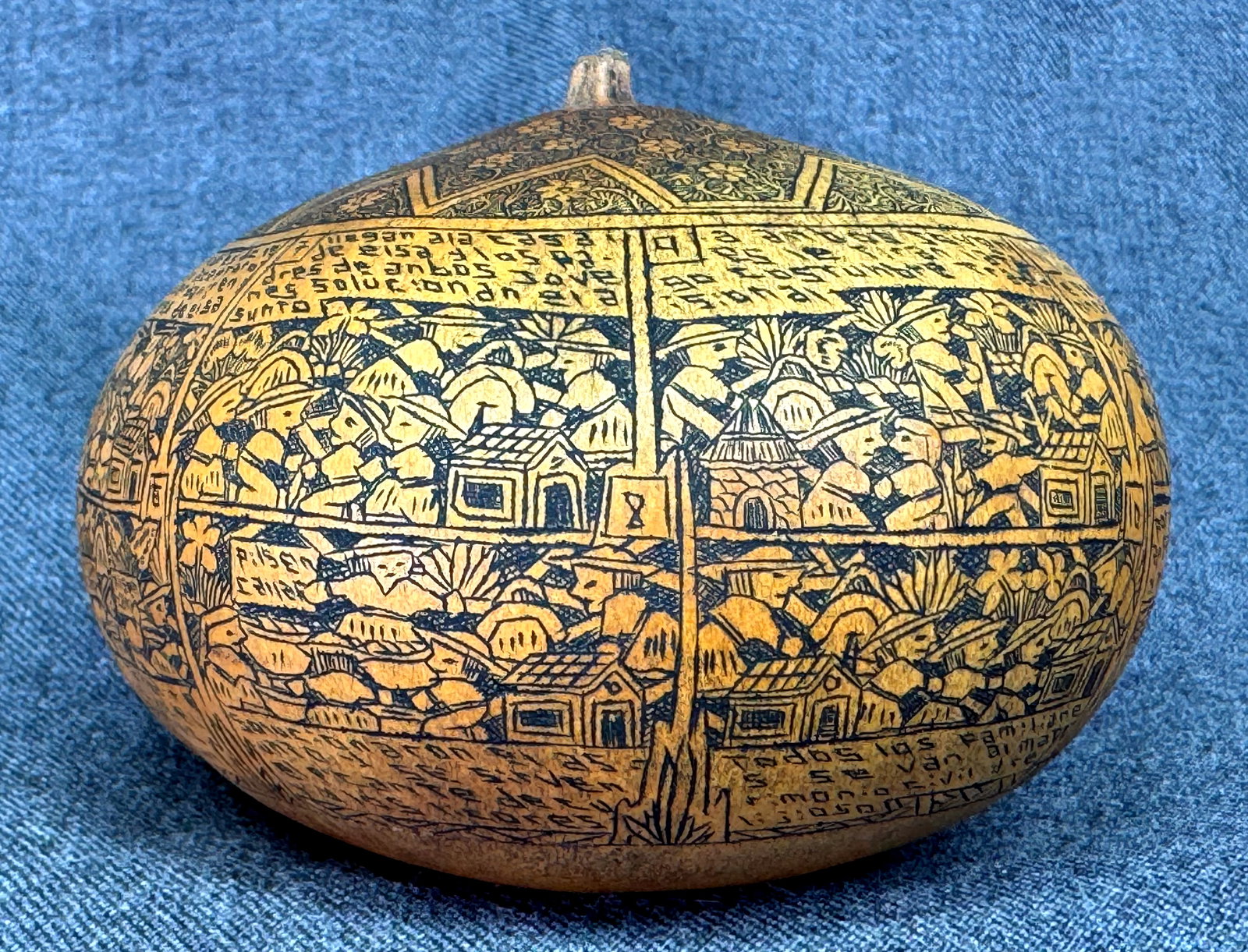 Vintage South American Peru “ Mate Burilado " Storyteller . Carved Gourd. *c (1 of 10)