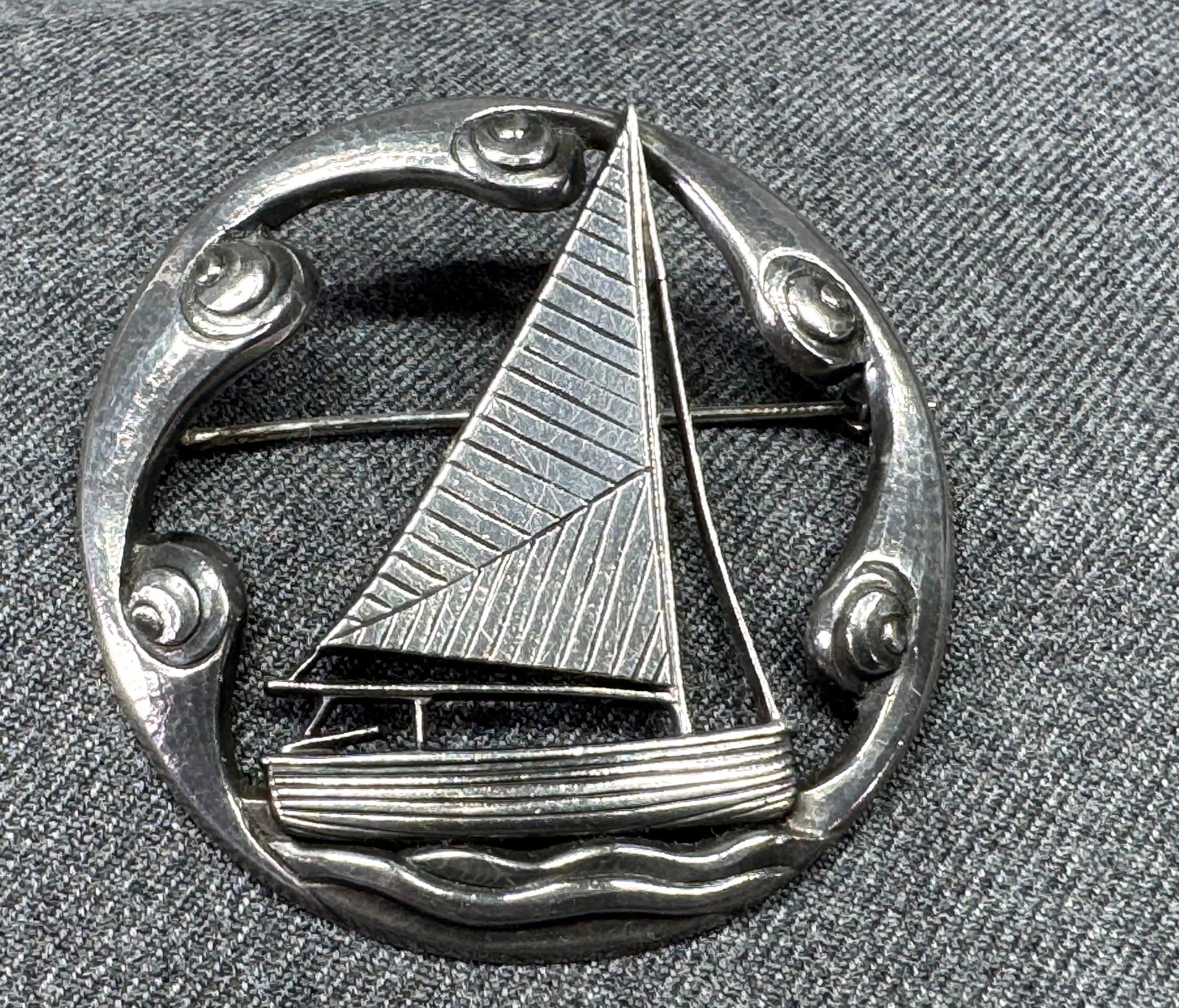 Vintage MCM hammered rim sailing boat pewter brooch pin: IN HOUSE FLAT SHIPPING & HANDLING COST WITHIN ALL THE U.S. : $7 To bypass LiveShipping, and use our In-House shipping service for $7 or shipping combined for multiple lots, please select “Arrange Yo