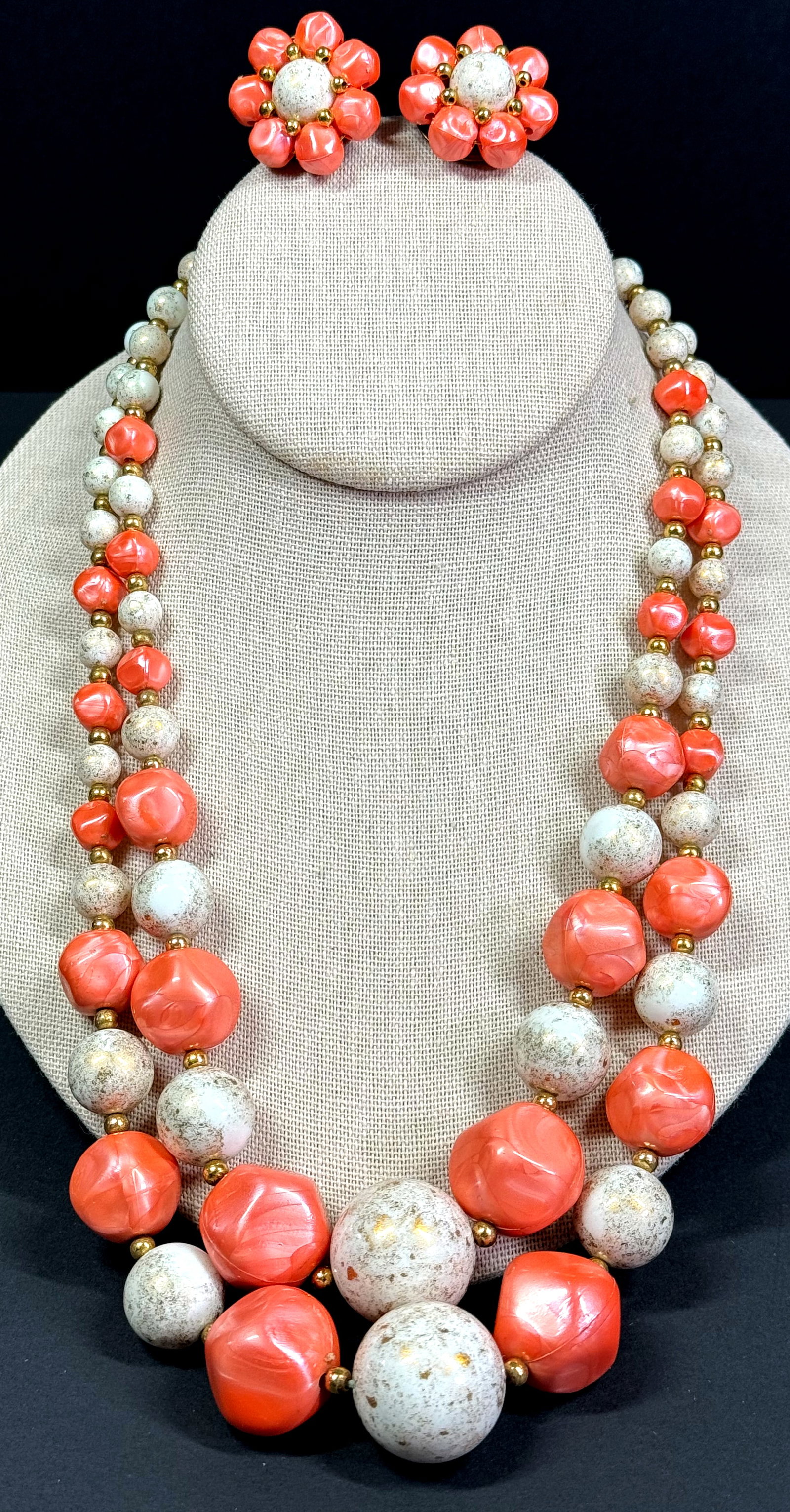 Vintage creamy & pearly coral plastic beads 2 strands collar necklace matching flower clip earrings: IN HOUSE FLAT SHIPPING & HANDLING COST WITHIN ALL THE U.S. : $7 To bypass LiveShipping, and use our In-House shipping service for $7 or shipping combined for multiple lots, please select “Arrange Yo
