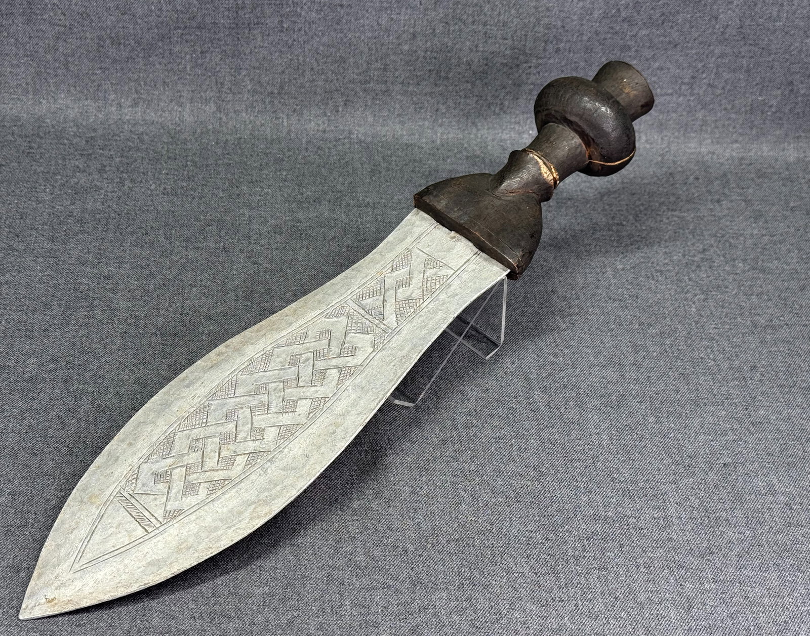 African Kuba DRC Aluminum Short Sword “Ikul".: IN HOUSE FLAT SHIPPING & HANDLING COST WITHIN ALL THE U.S. : $16 To bypass LiveShipping, and use our In-House shipping service for $16 or shipping combined for multiple lots, please select “Arrange 