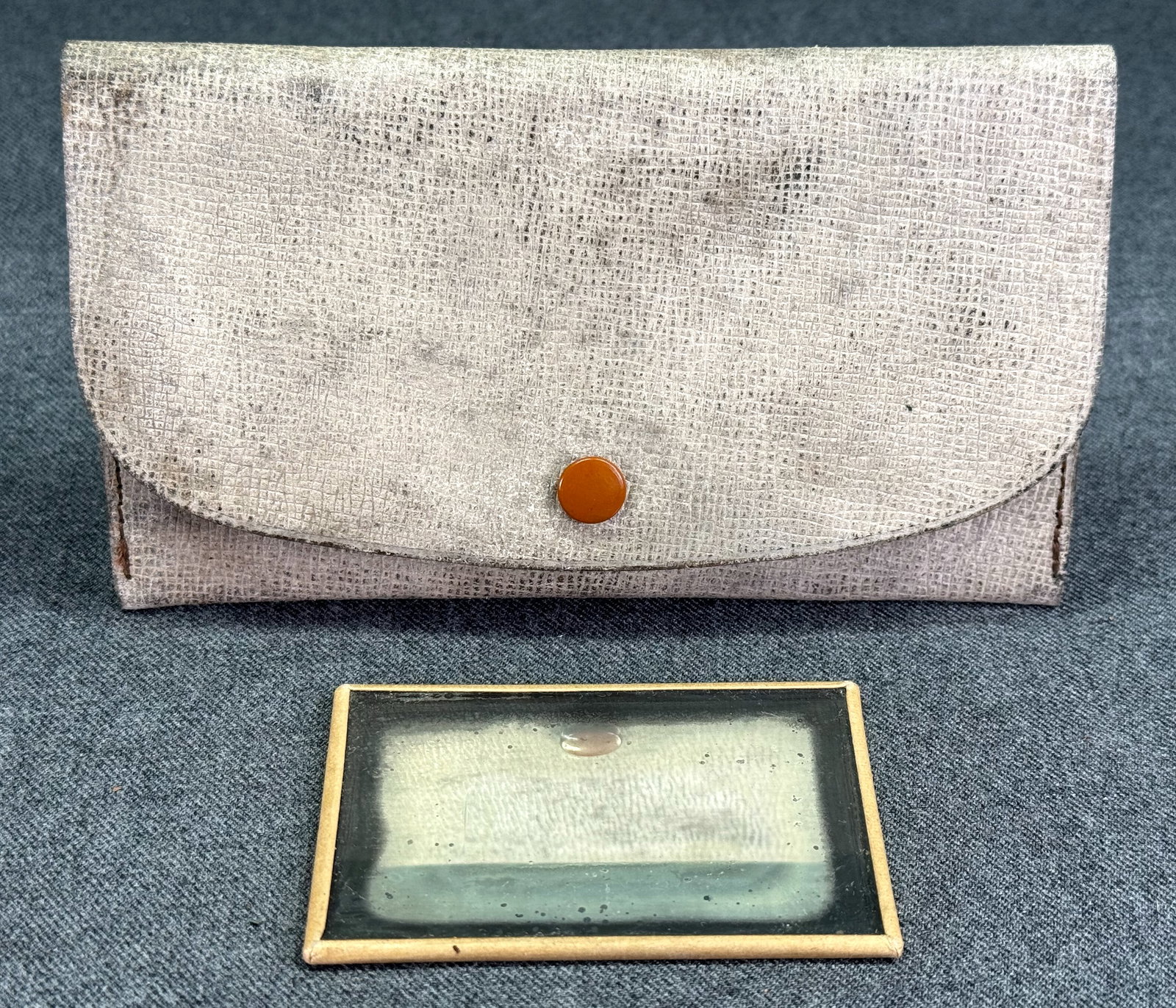 Antique art deco genuine leather clasped small purse with mirror: IN HOUSE FLAT SHIPPING & HANDLING COST WITHIN ALL THE U.S. : $7 To bypass LiveShipping, and use our In-House shipping service for $7 or shipping combined for multiple lots, please select “Arrange Yo