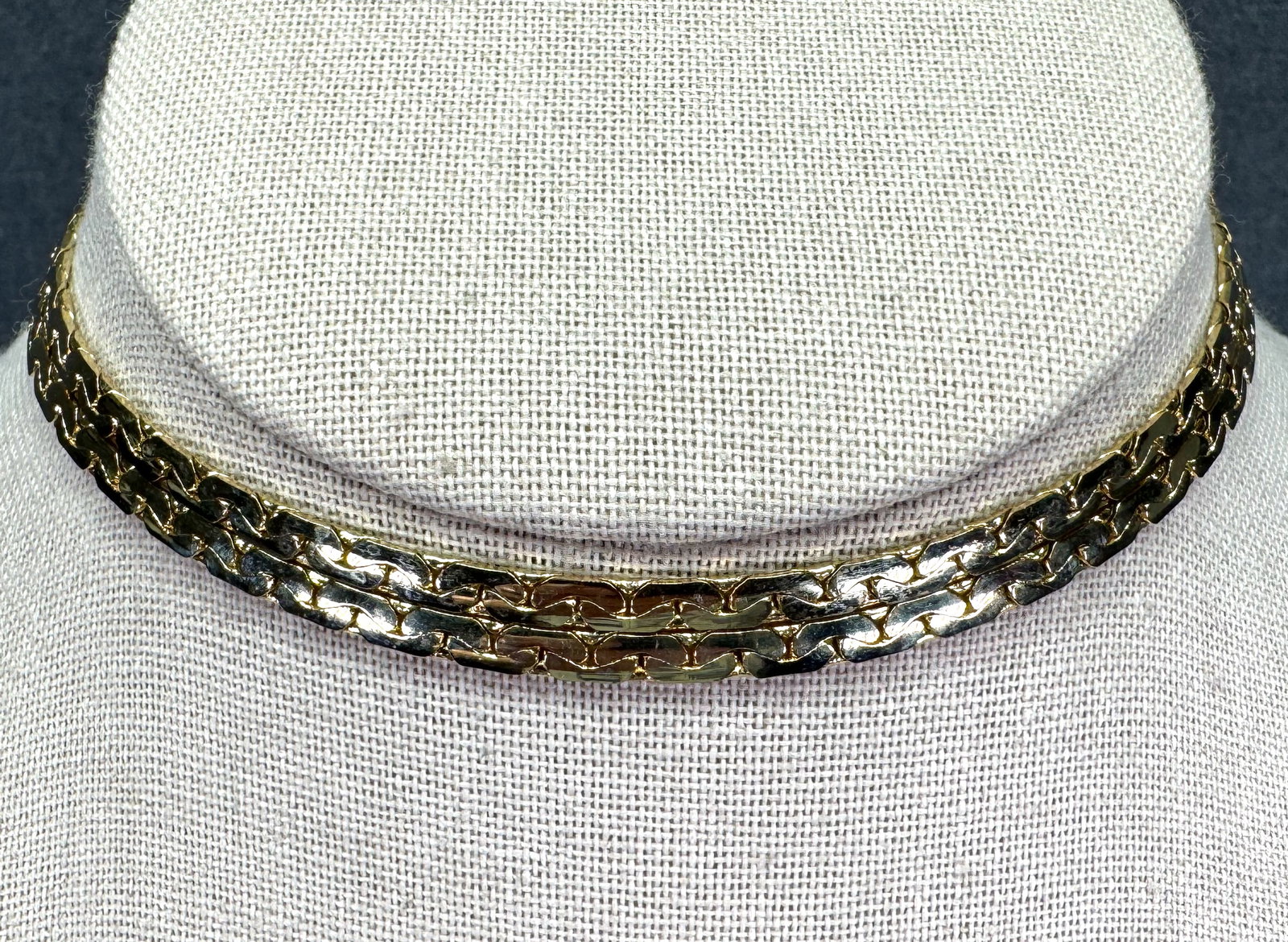 Vintage flat chain necklace. Gold-toned. *e (1 of 5)