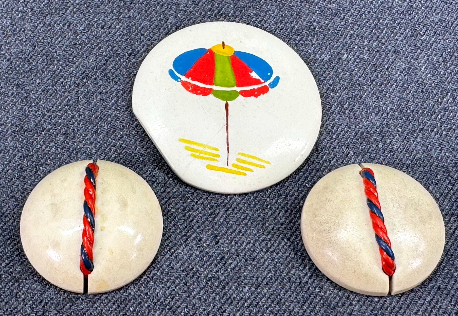 Vintage painted beach umbrella applique & braided stripe gallalith buttons. Metal shank.: IN HOUSE FLAT SHIPPING & HANDLING COST WITHIN ALL THE U.S. : $7 To bypass LiveShipping, and use our In-House shipping service for $7 or shipping combined for multiple lots, please select “Arrange Yo