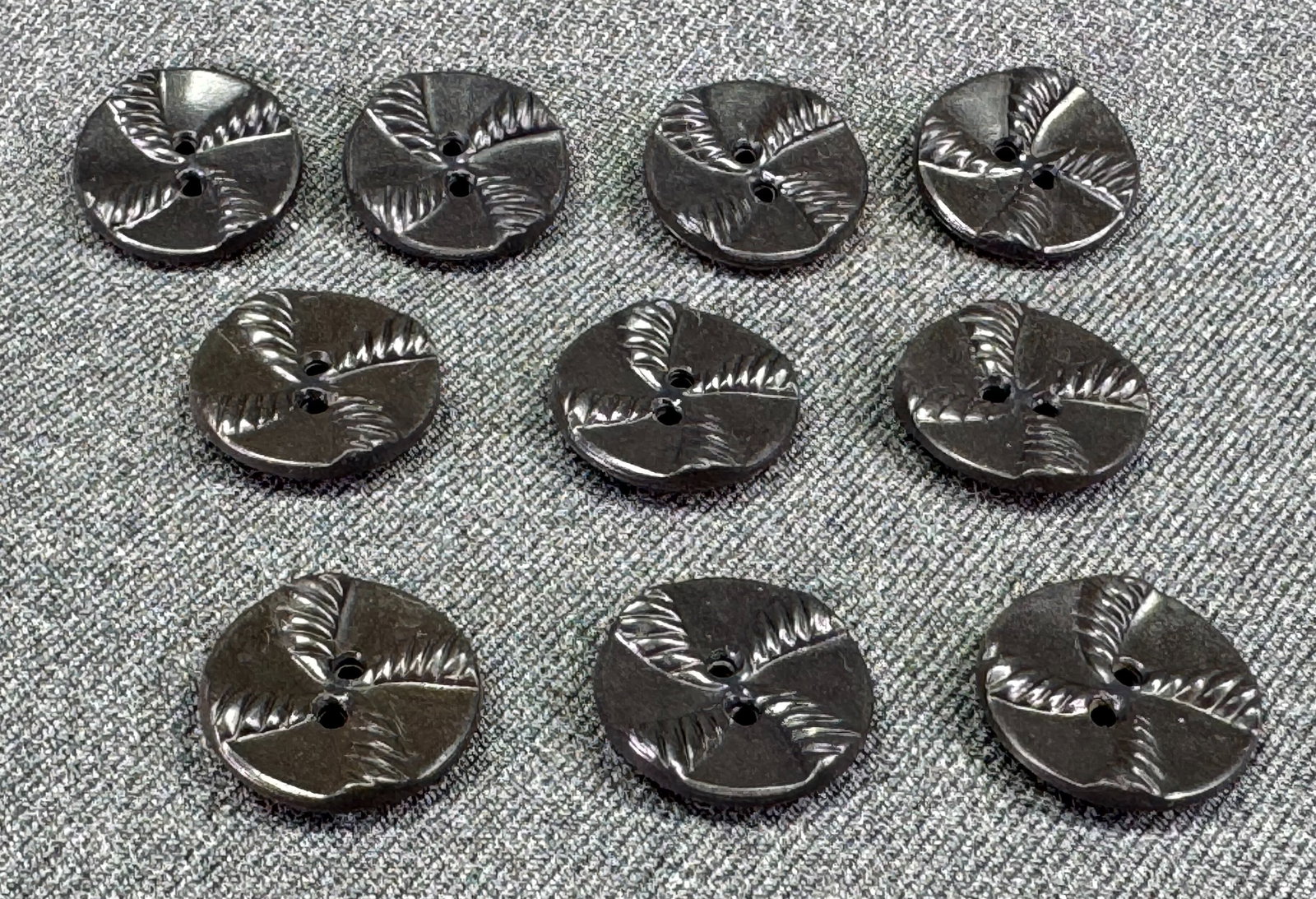 Vintage black plastic flower buttons. Lot of 10: IN HOUSE FLAT SHIPPING & HANDLING COST WITHIN ALL THE U.S. : $7 To bypass LiveShipping, and use our In-House shipping service for $7 or shipping combined for multiple lots, please select “Arrange Yo