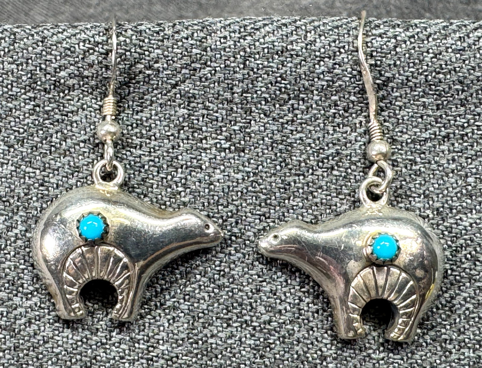 Vintage Murray Jackson Hualapai Bear Fetish Earrings. Sterling Silver, Turquoise . *g: Vintage Murray Jackson Hualapai Bear Fetish Earrings. Sterling Silver, Turquoise . Marked MJ .925. Hooks are marked 925 For measures please refer to the pictures taken with a measuring tape. Weight: 5