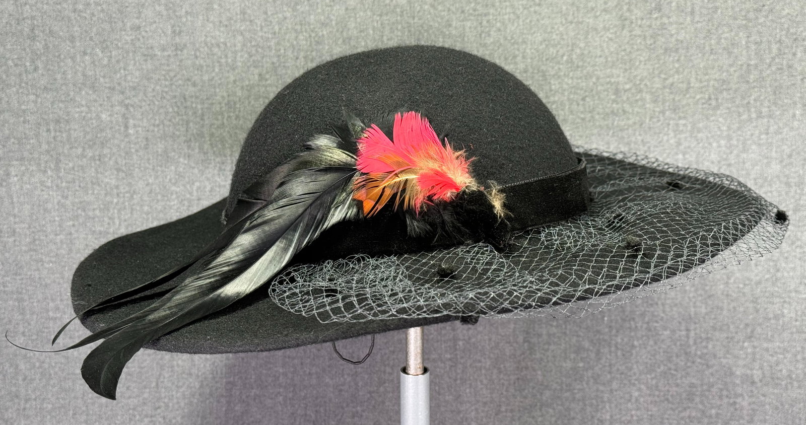 Vintage Chelton Jr feathers, dotted net black wool hat: IN HOUSE FLAT SHIPPING & HANDLING COST WITHIN ALL THE U.S. : 10 To bypass LiveShipping, and use our In-House shipping service for 10 or shipping combined for multiple lots, please select “Arrange Yo