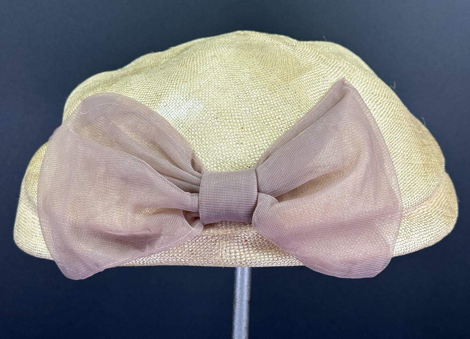 Vintage beige trim & bow creamy raffia hat: IN HOUSE FLAT SHIPPING & HANDLING COST WITHIN ALL THE U.S. : 10 To bypass LiveShipping, and use our In-House shipping service for 10 or shipping combined for multiple lots, please select “Arrange Yo
