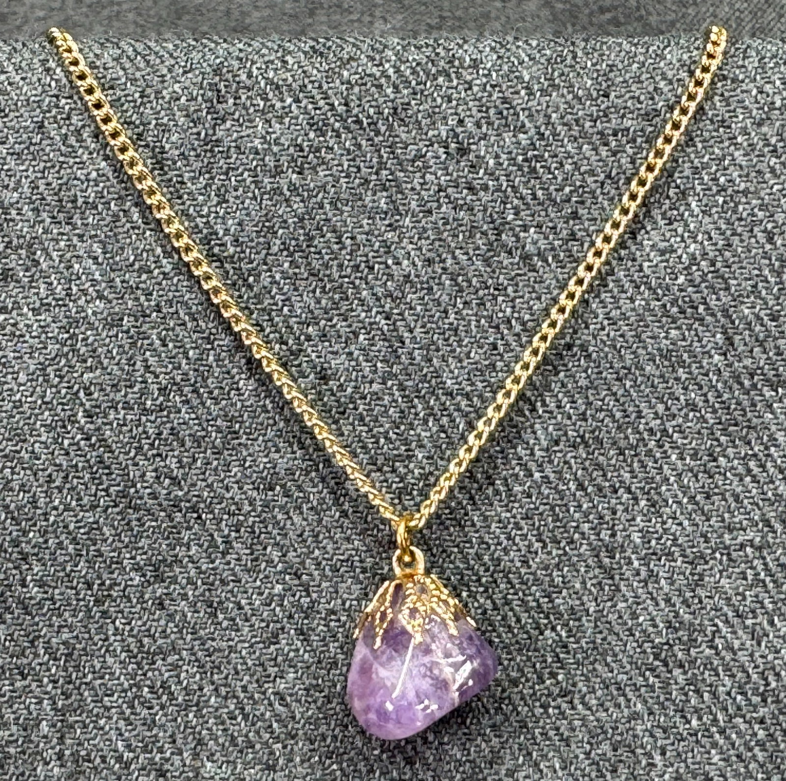 Vintage amethyst nugget pendant gold-toned chain necklace: IN HOUSE FLAT SHIPPING & HANDLING COST WITHIN ALL THE U.S. : 7 To bypass LiveShipping, and use our In-House shipping service for 7 or shipping combined for multiple lots, plase select “Arrange Your 