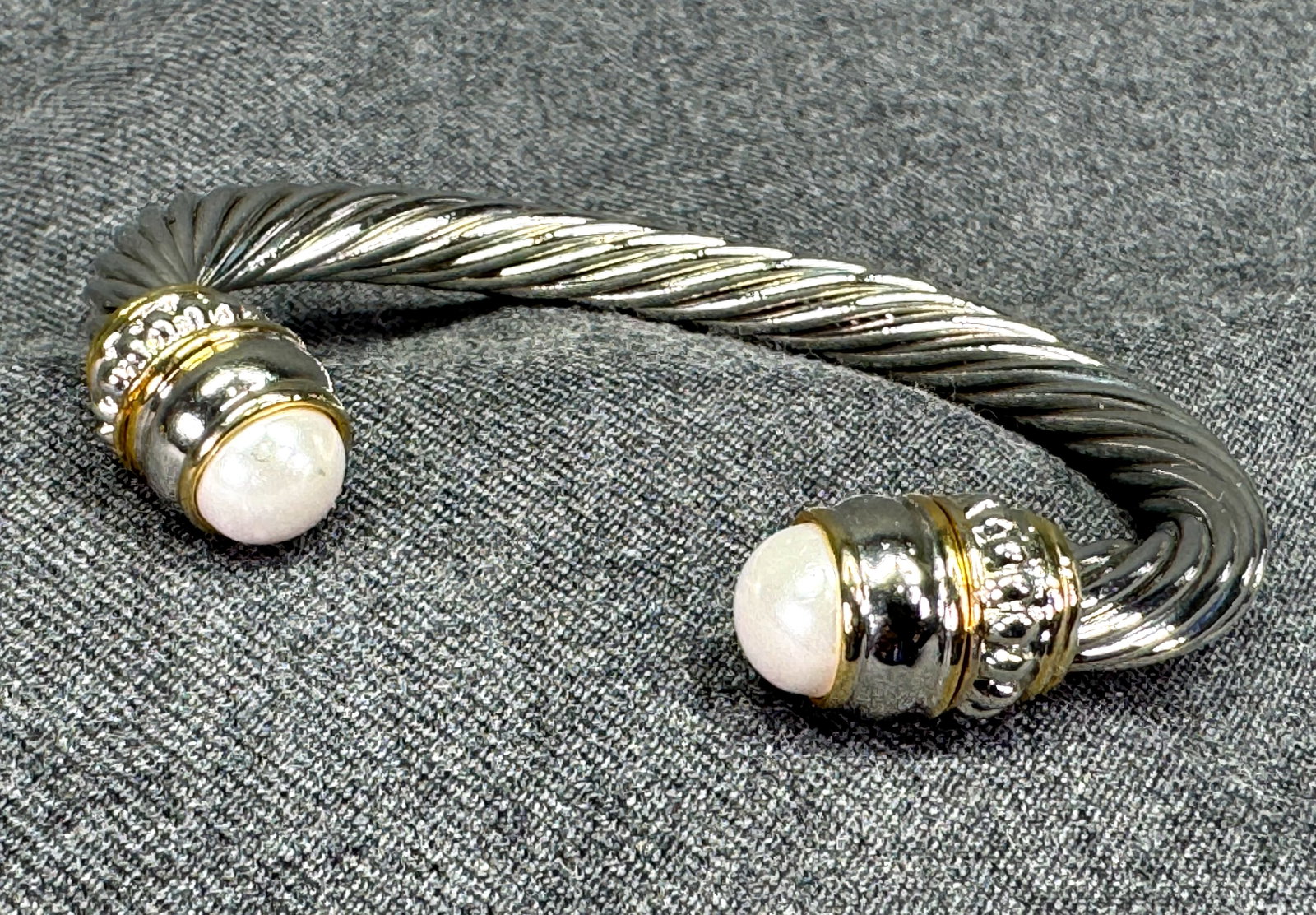 Vintage two tone pearly accent cable cuff bracelet. *f (1 of 9)