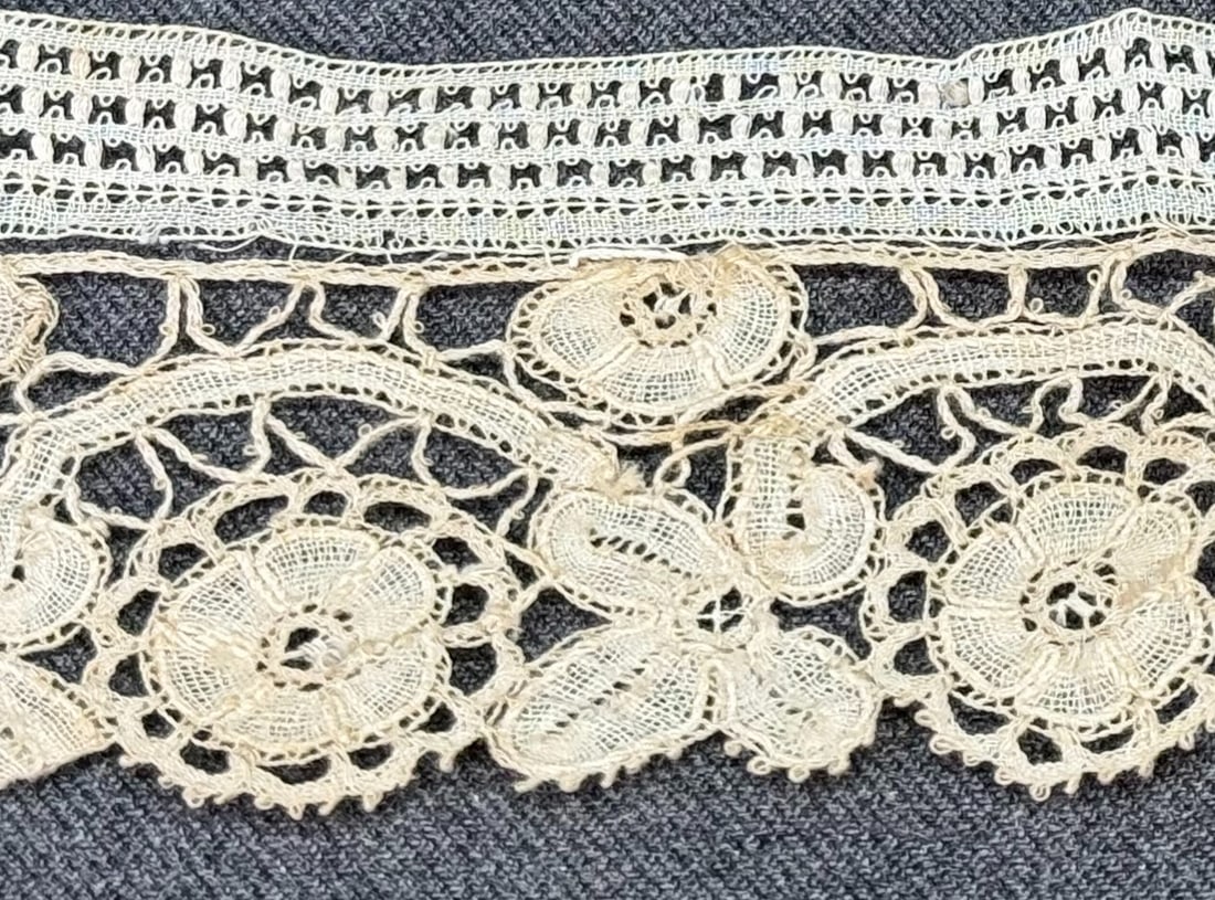 Vintage Duchesse lace border flowers lace trim . #B (1 of 6)